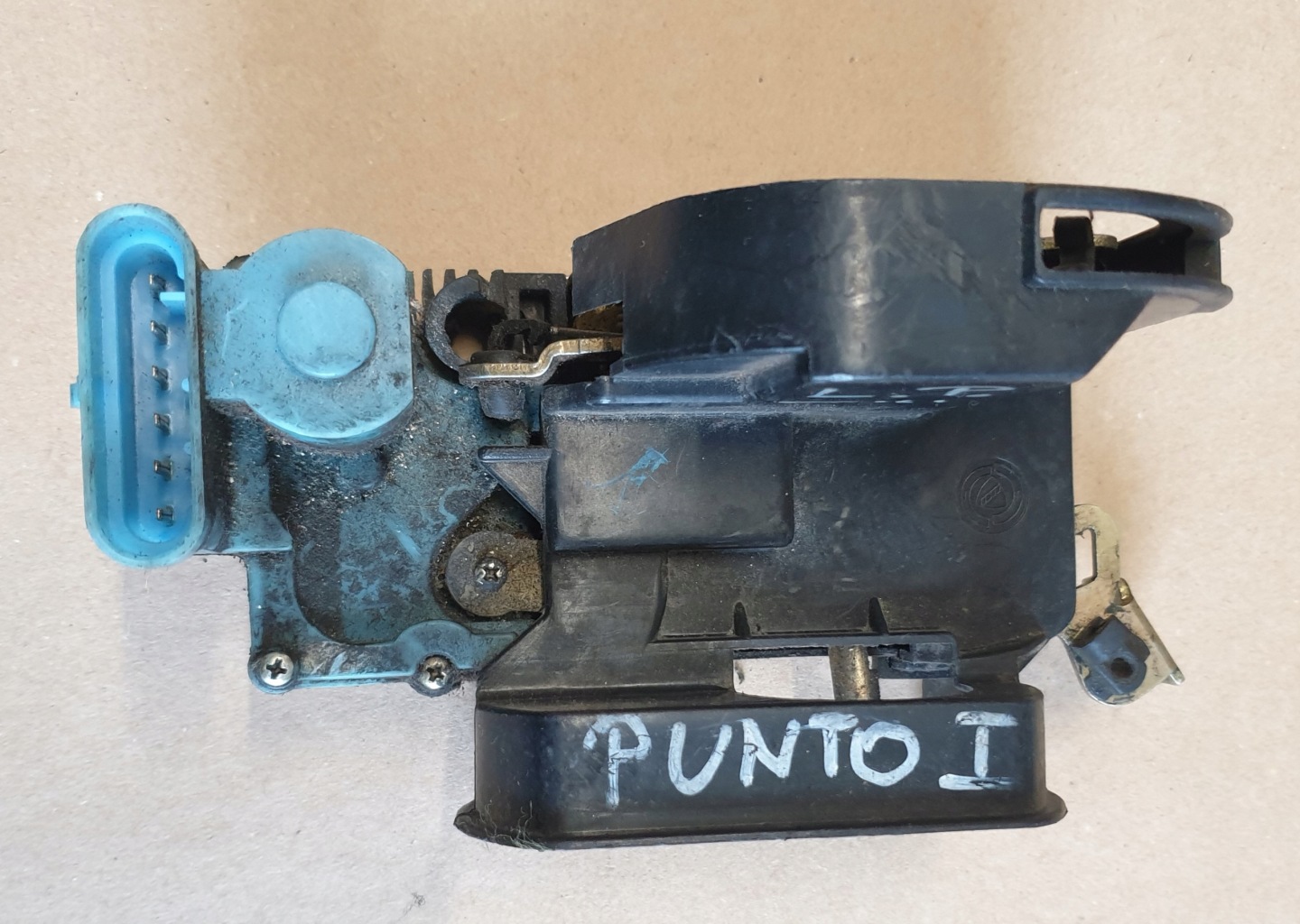 lock door left front FIAT PUNTO and B792 OE EU