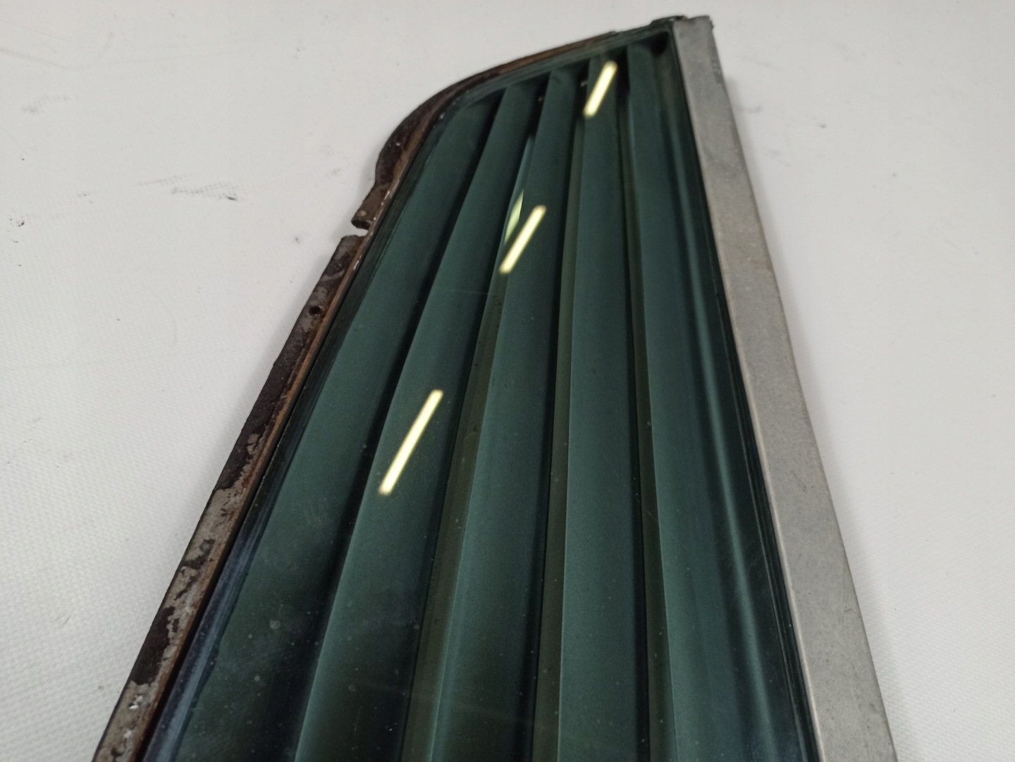 window side trojkat bodywork Mercedes SLC C107