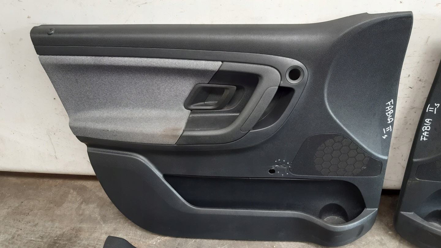 side kpl Skoda Fabia II