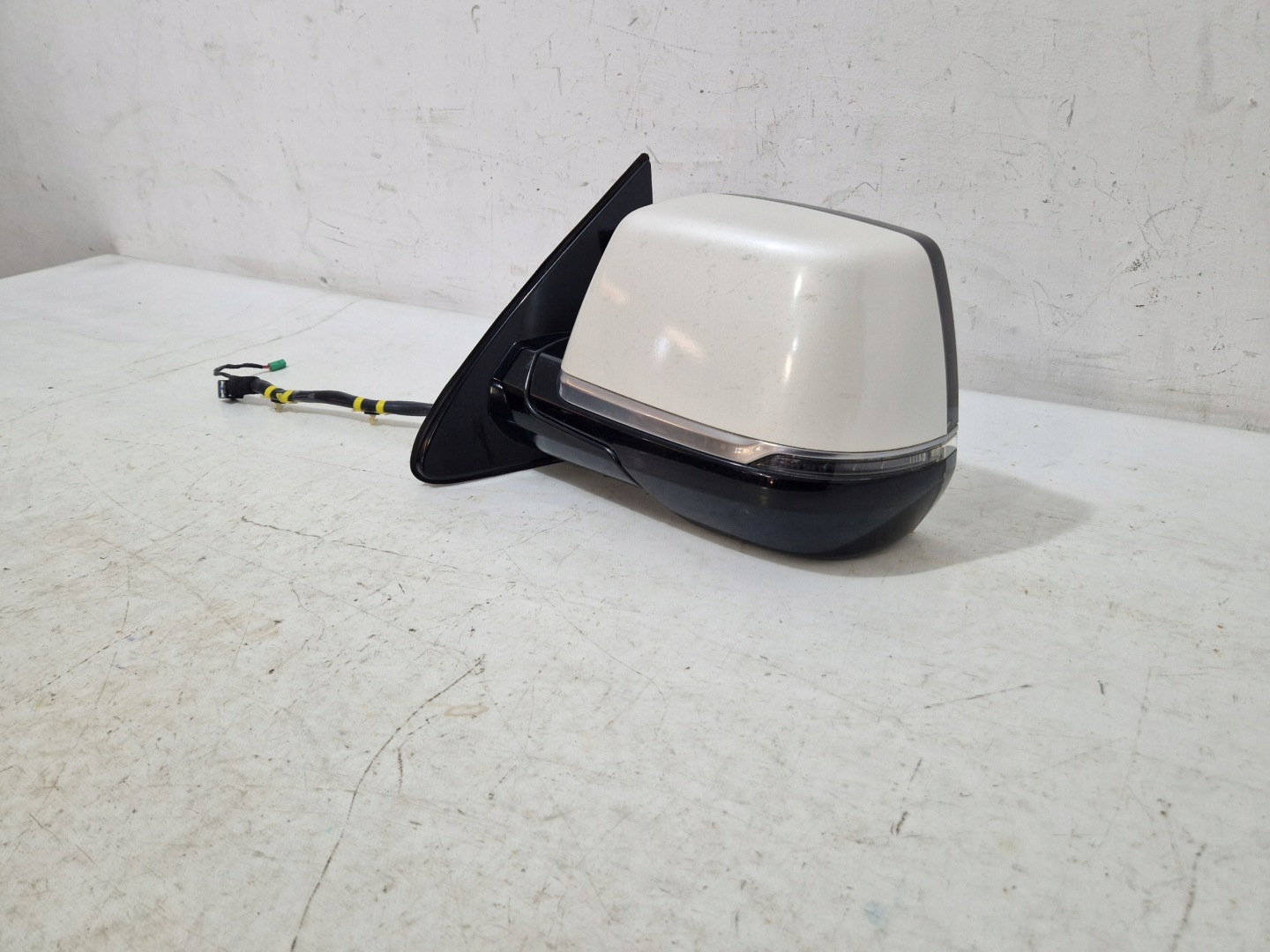 CADILLAC ESCALADE IV 2014 - left mirror KAMERA 17+5 PIN 23200078 GNB