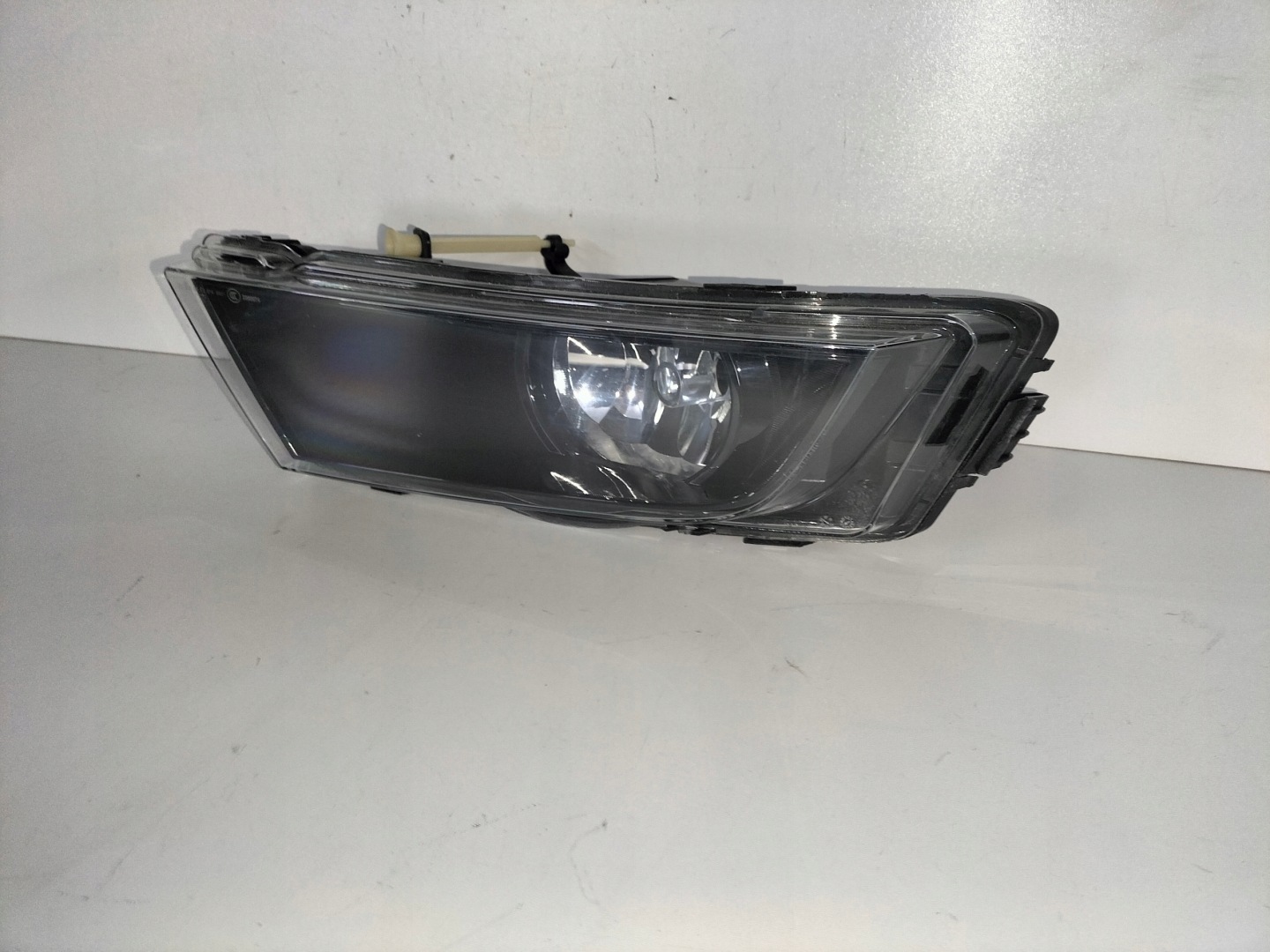 fog light light left SKODA OCTAVIA III 13-17