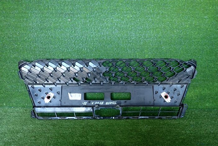 TOYOTA AYGO X 22- grid of a bumper central