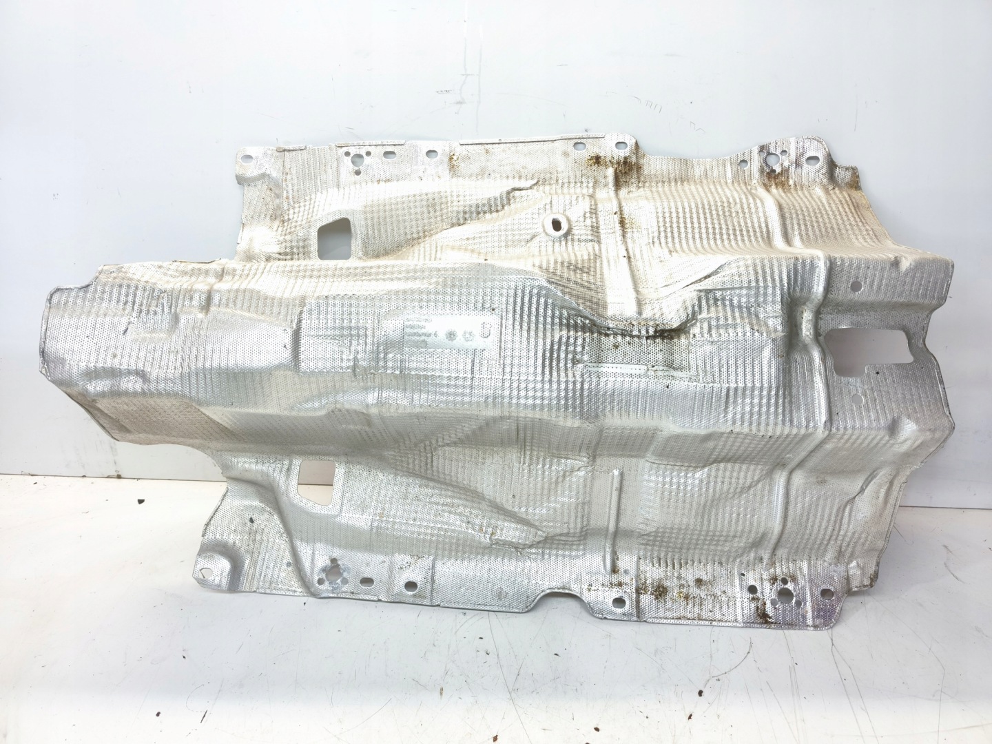 BLENDE ABDECKUNG TERMICZNA TUNELU AUDI A4 B9 A5 8W 8W0804160D