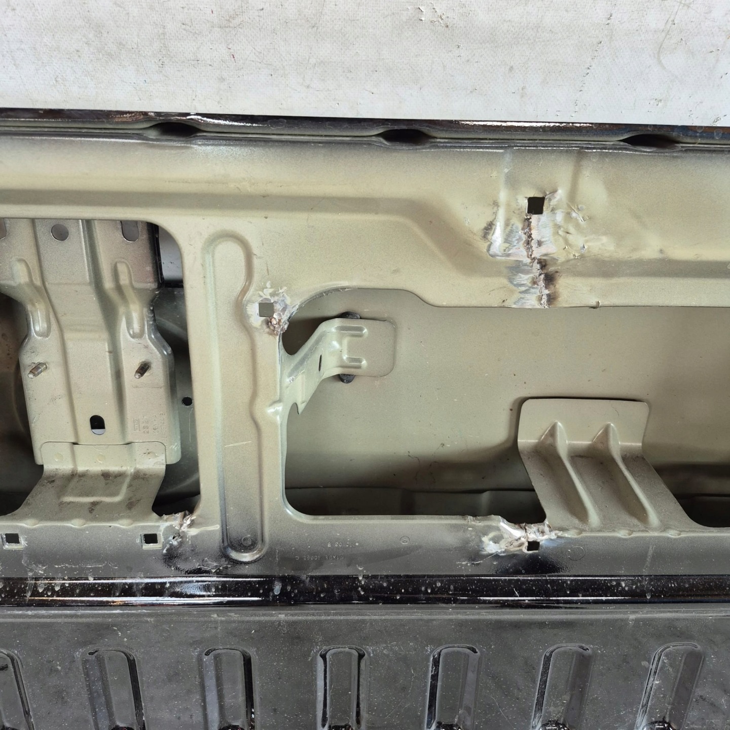 VW AMAROK 2HJ 23- trunk door boot BURTA rear part