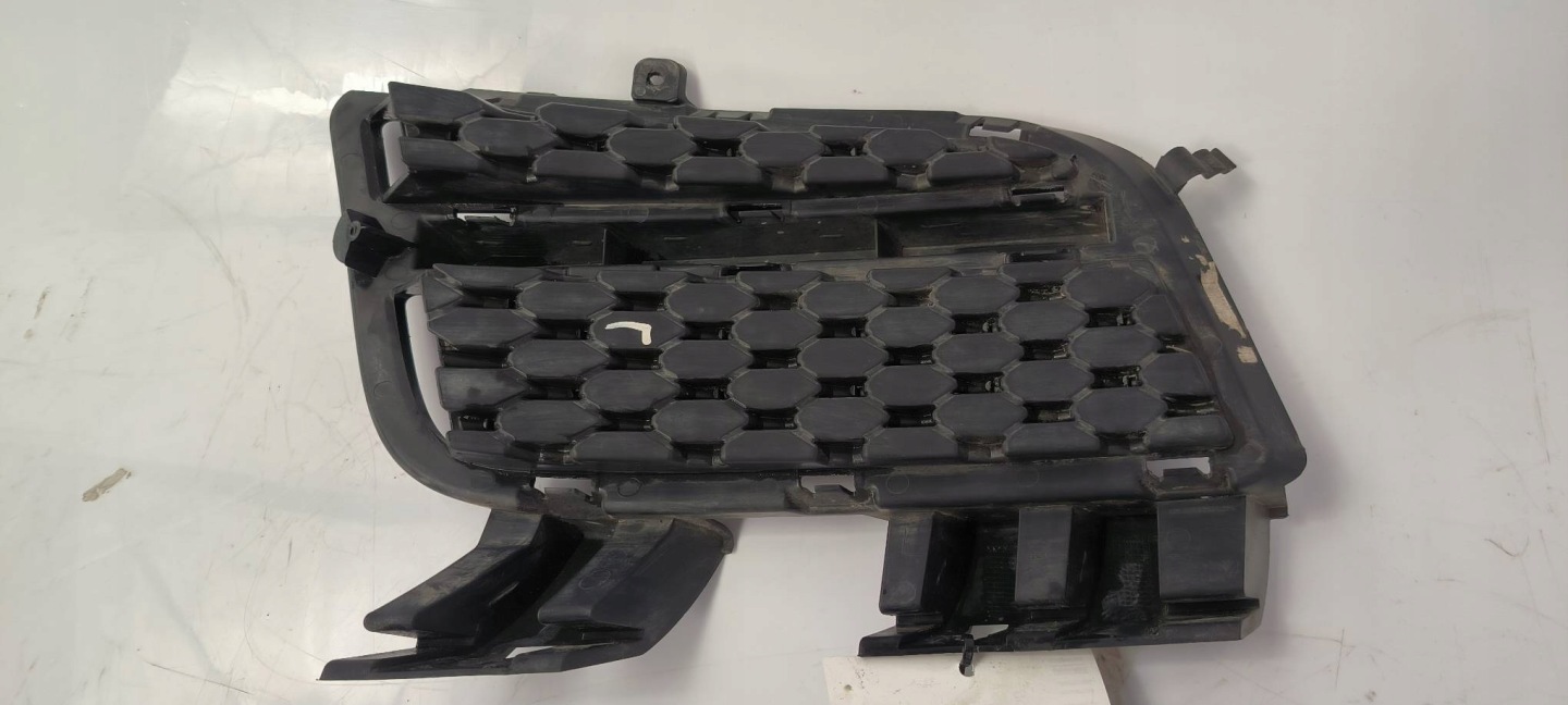 grid of a bumper front GX73-8B290-AA JAGUAR XE X760 2.0 D