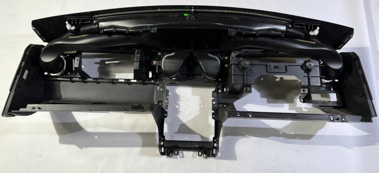 dashboard instrument panel console Ford Mustang V 2005-2009