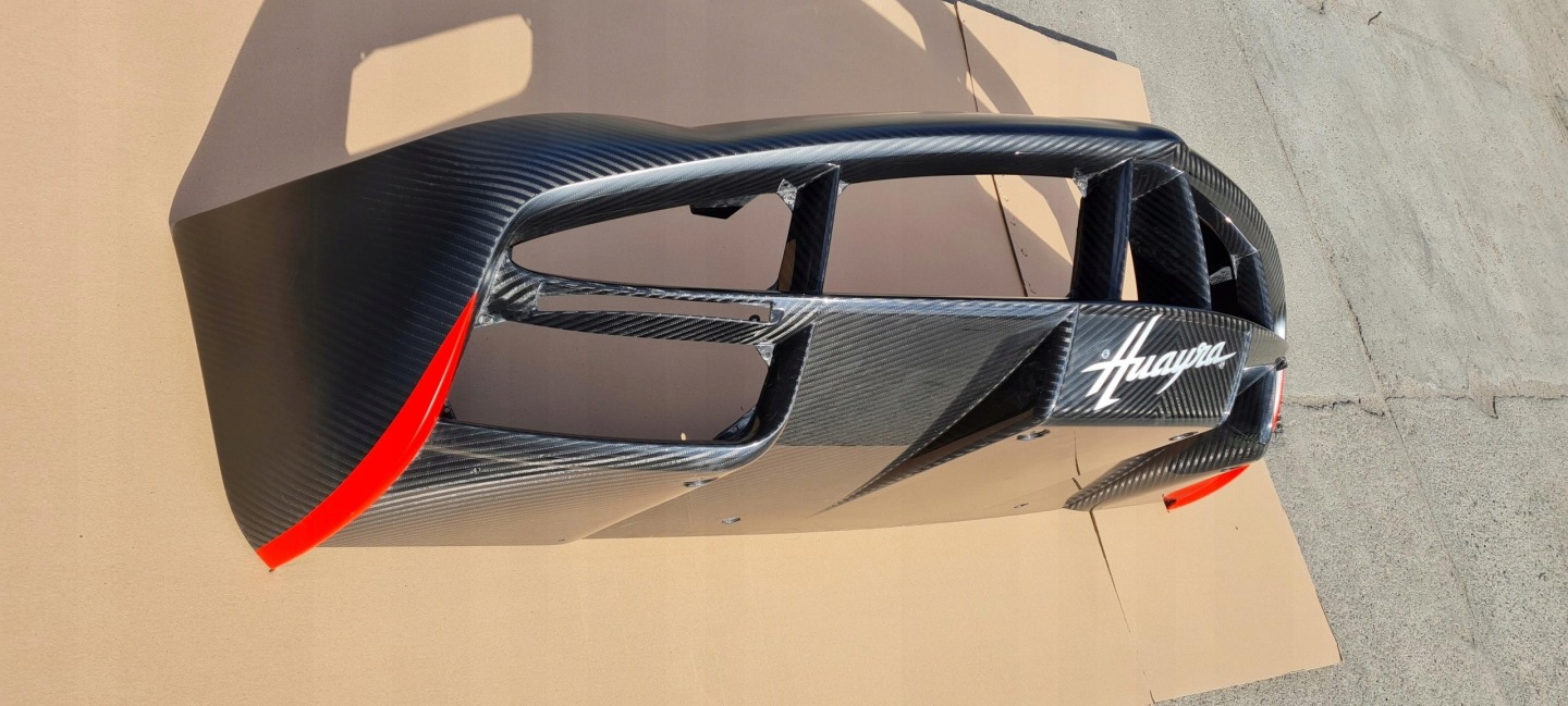 Pagani Huayra coupe nárazník carbon předek