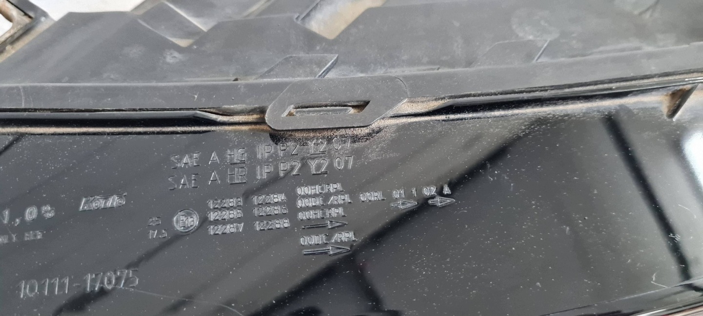 Q5 8R light left left front front ANGLIK RHD UK 8R0941003A