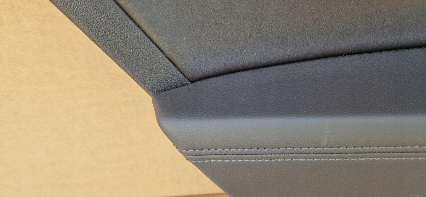 side door PASSAT B8 KOMBI leather rear part left original BRAZ below ROLETE