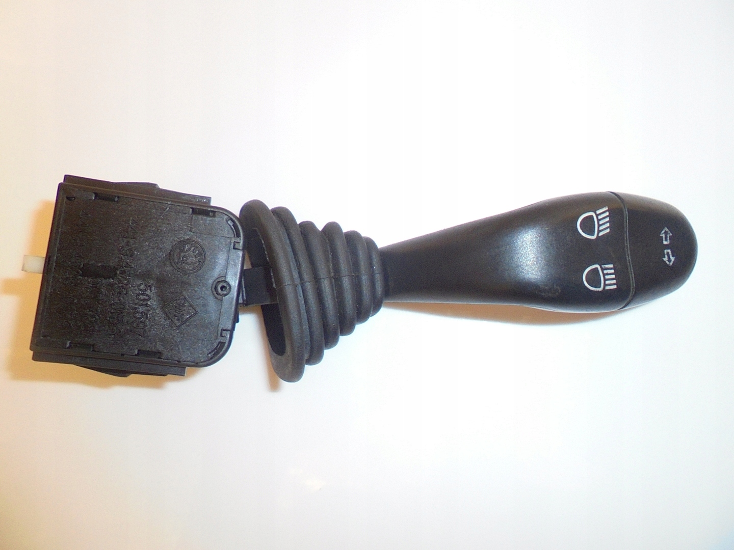 Bouton Indicateurs de direction SKODA 501.597 SKODA