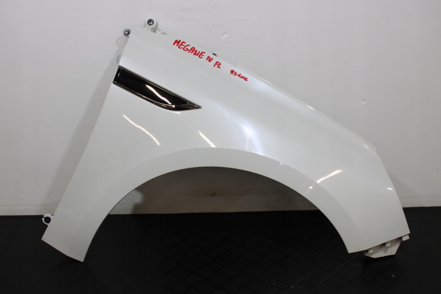 fender right front front RENAULT MEGANE IV 4 LIFT KOMBI