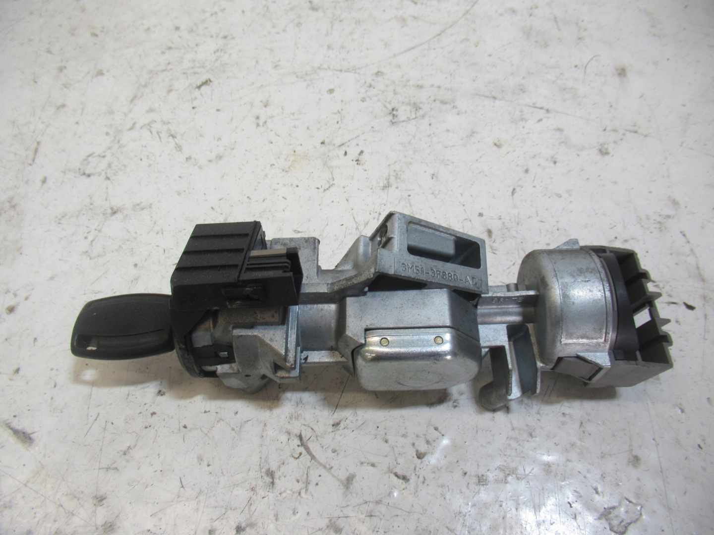 ignition Z KLUCZYKIEM FORD FOCUS MK2 3M51-3F880-AC