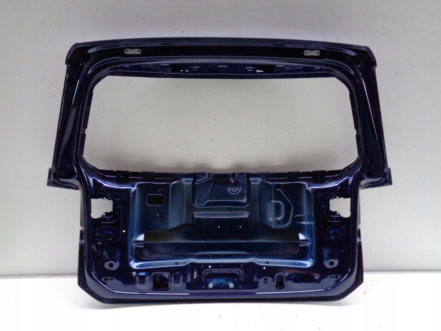 boot doors VW TOURAN 5TA 16- NR 46023