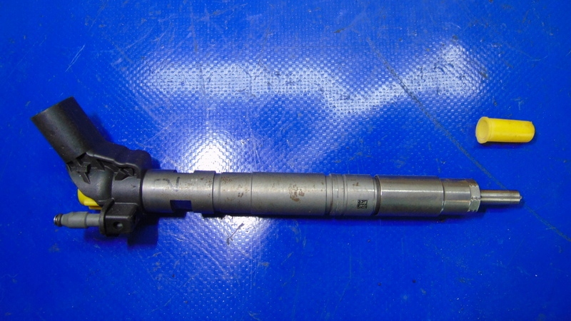 injector 057130277AM 4.2TDI AUDI A8 D3 Q7 PORSCHE A7