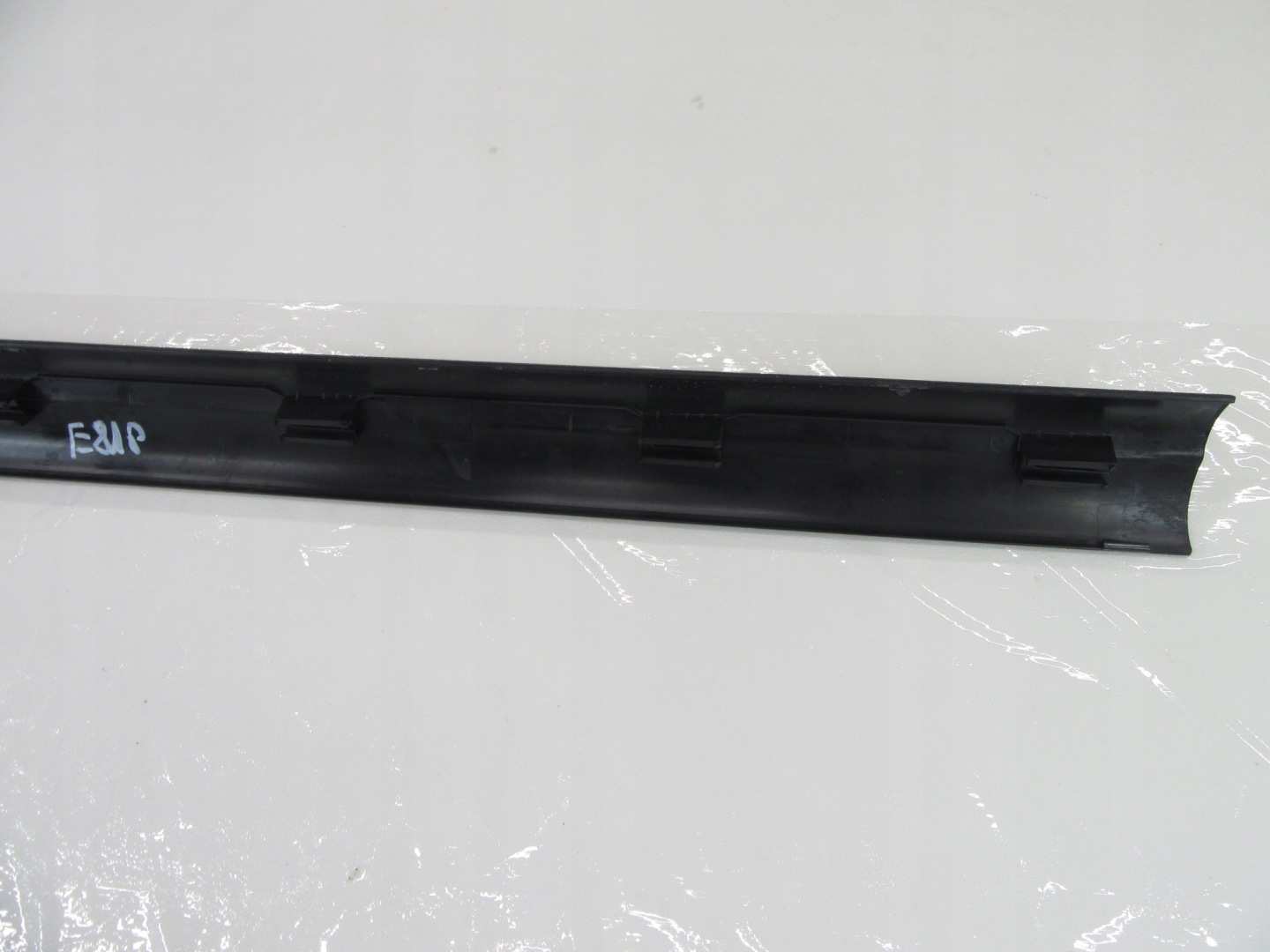 Kryt lišta PRAHU pravá spolujazdca BMW e81 e82 e88