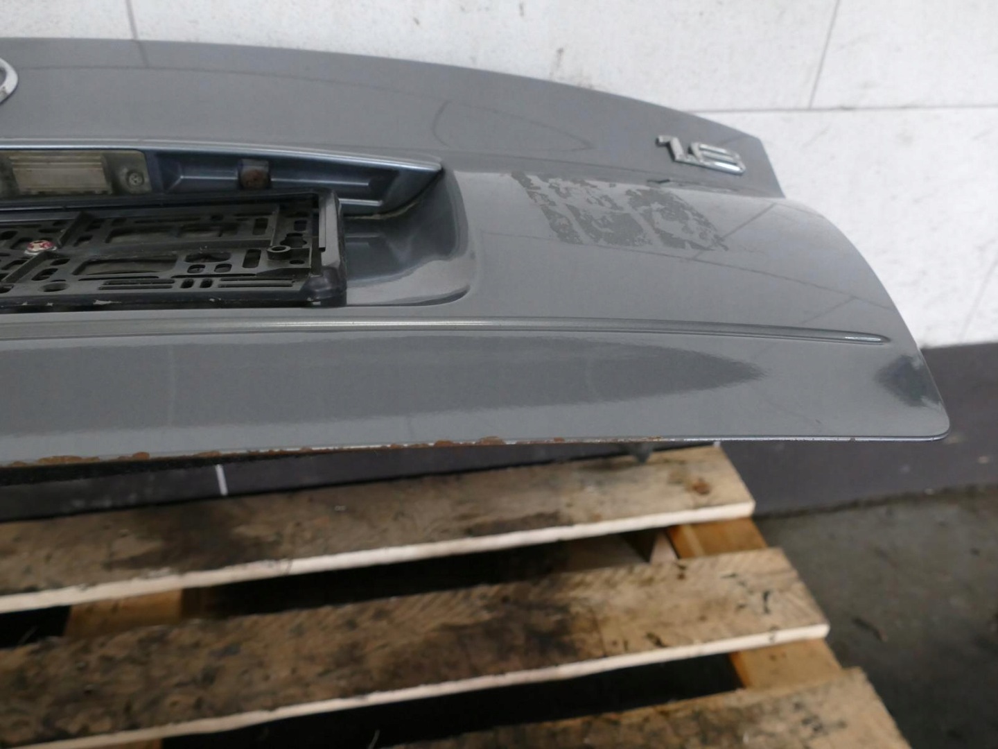 AUDI A4 B5 sedan trunk door boot LY7L