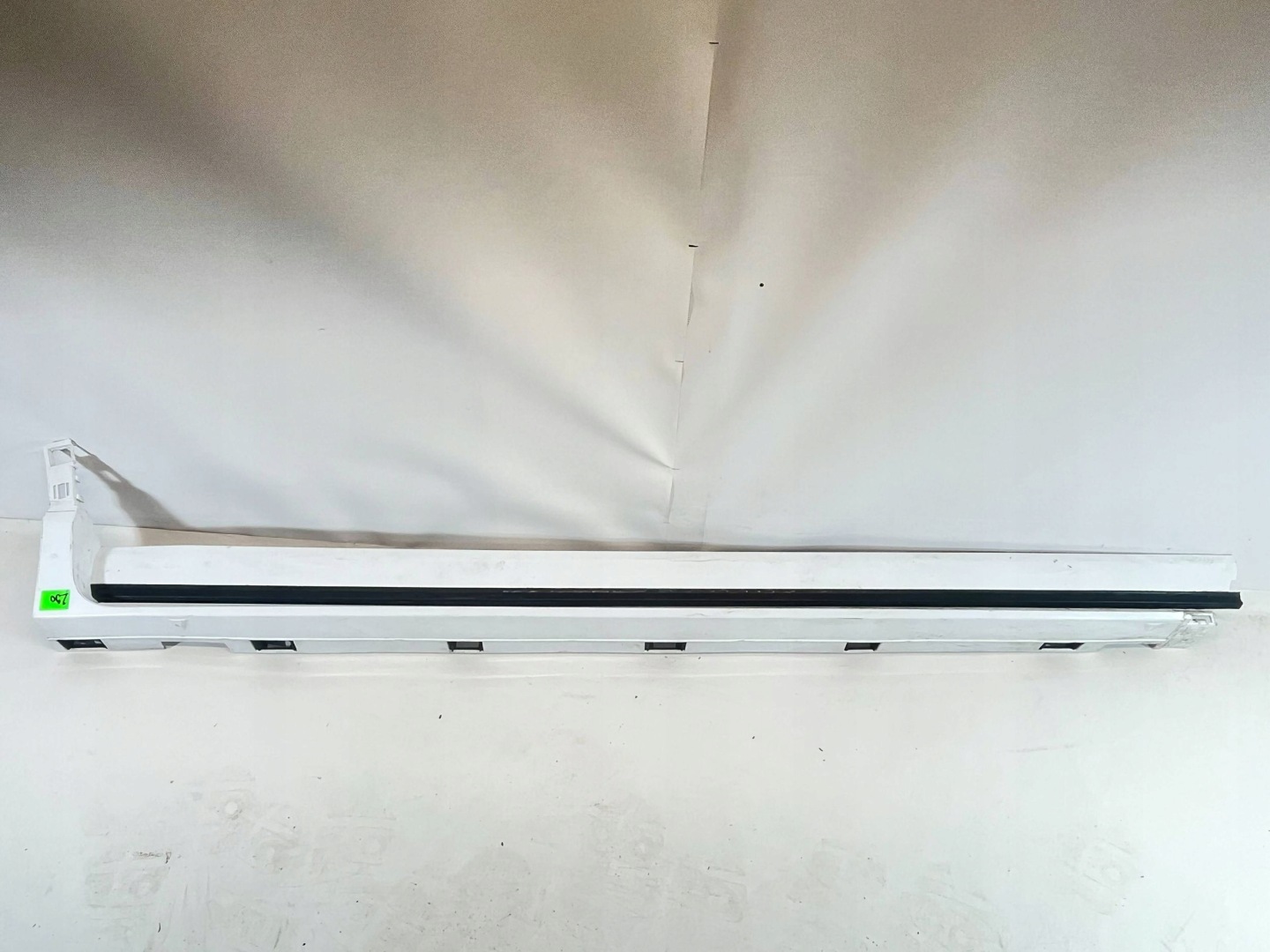 threshold front Ford Kuga III LV4B-S10154