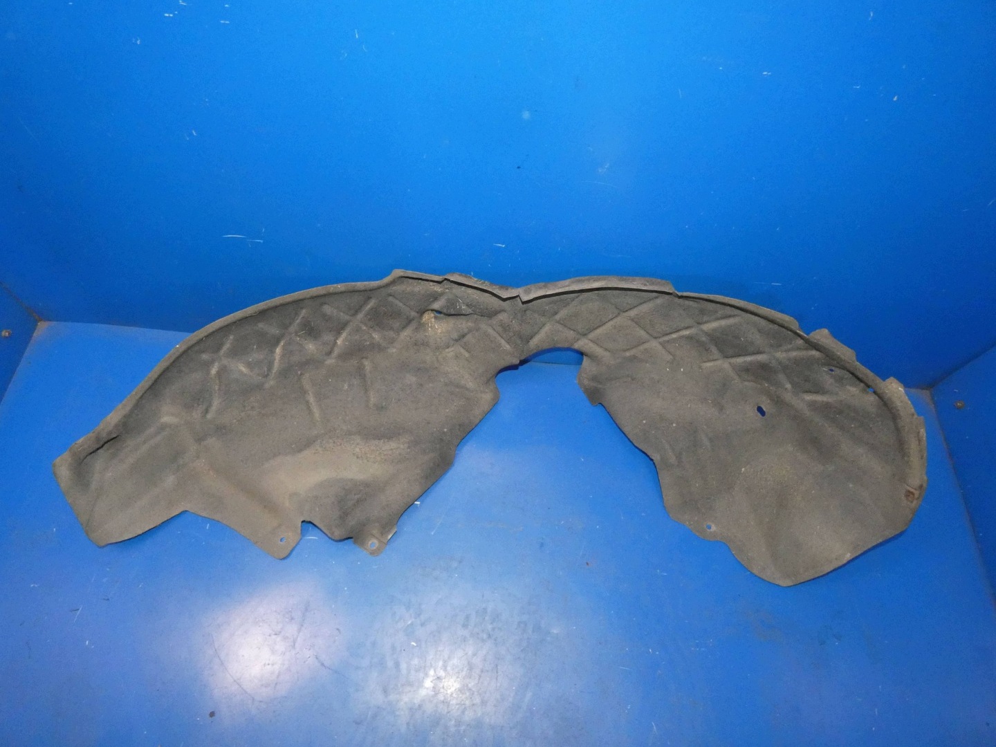 RANGE ROVER EVOQUE L538 mudguard left rear part rear.