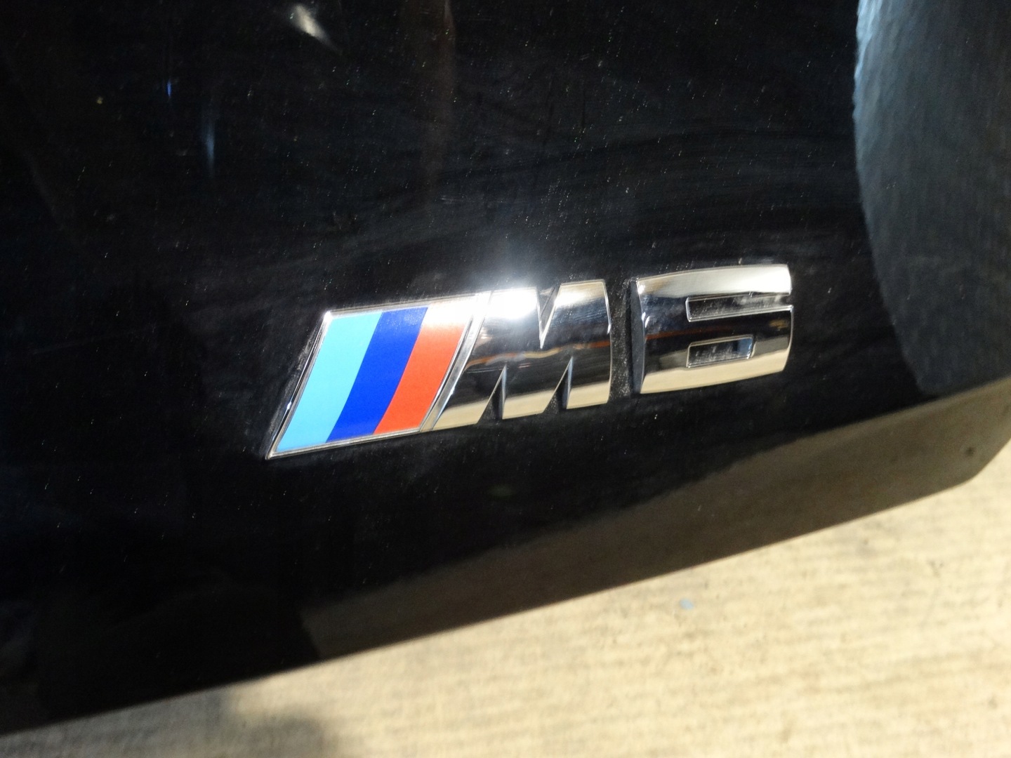 IDEALNY HECKKLAPPE BMW E63 M6 1