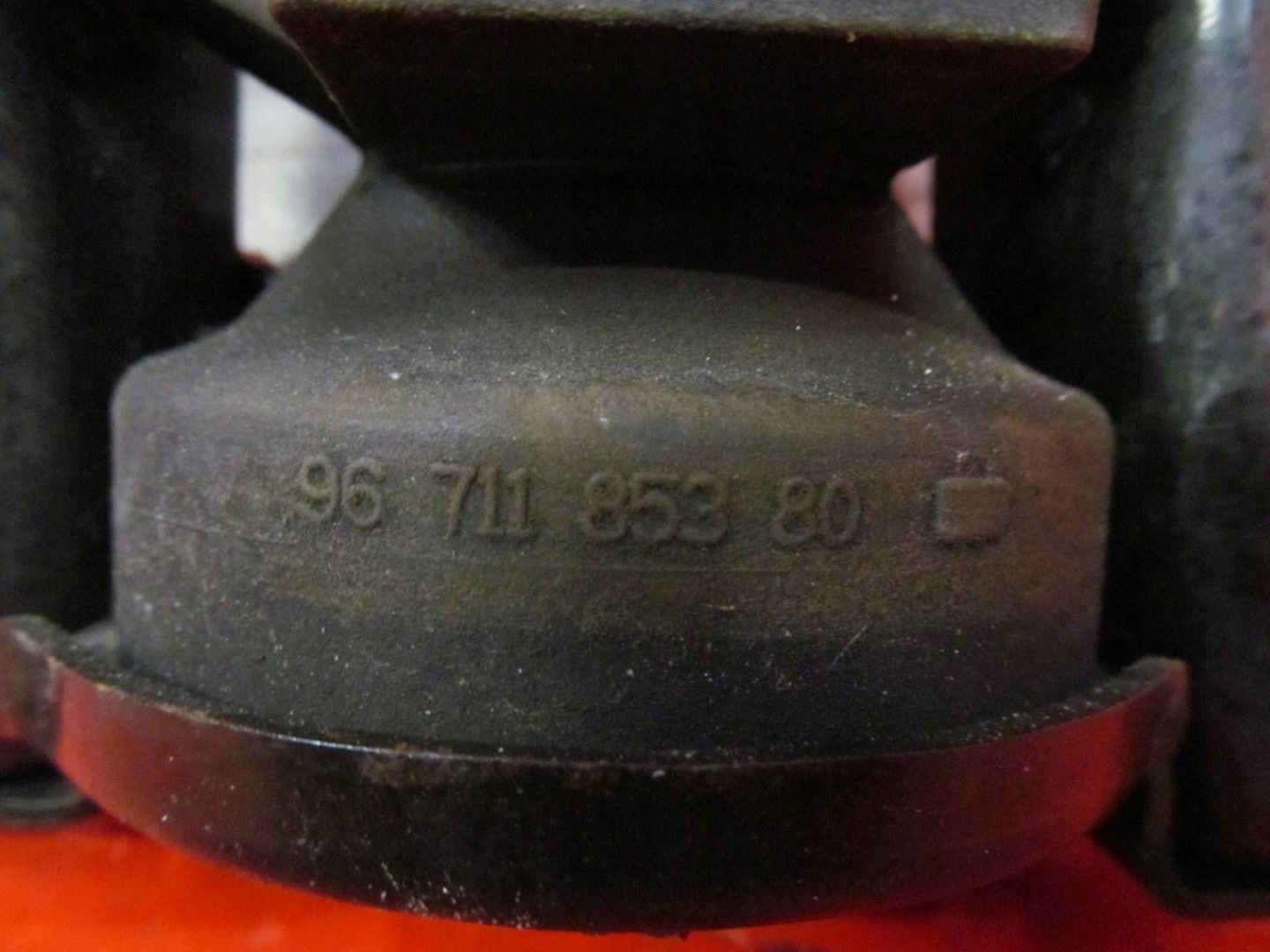 CITROEN C3 II 2 1.4 B KFT PEUGEOT holder engine mount 9671185380