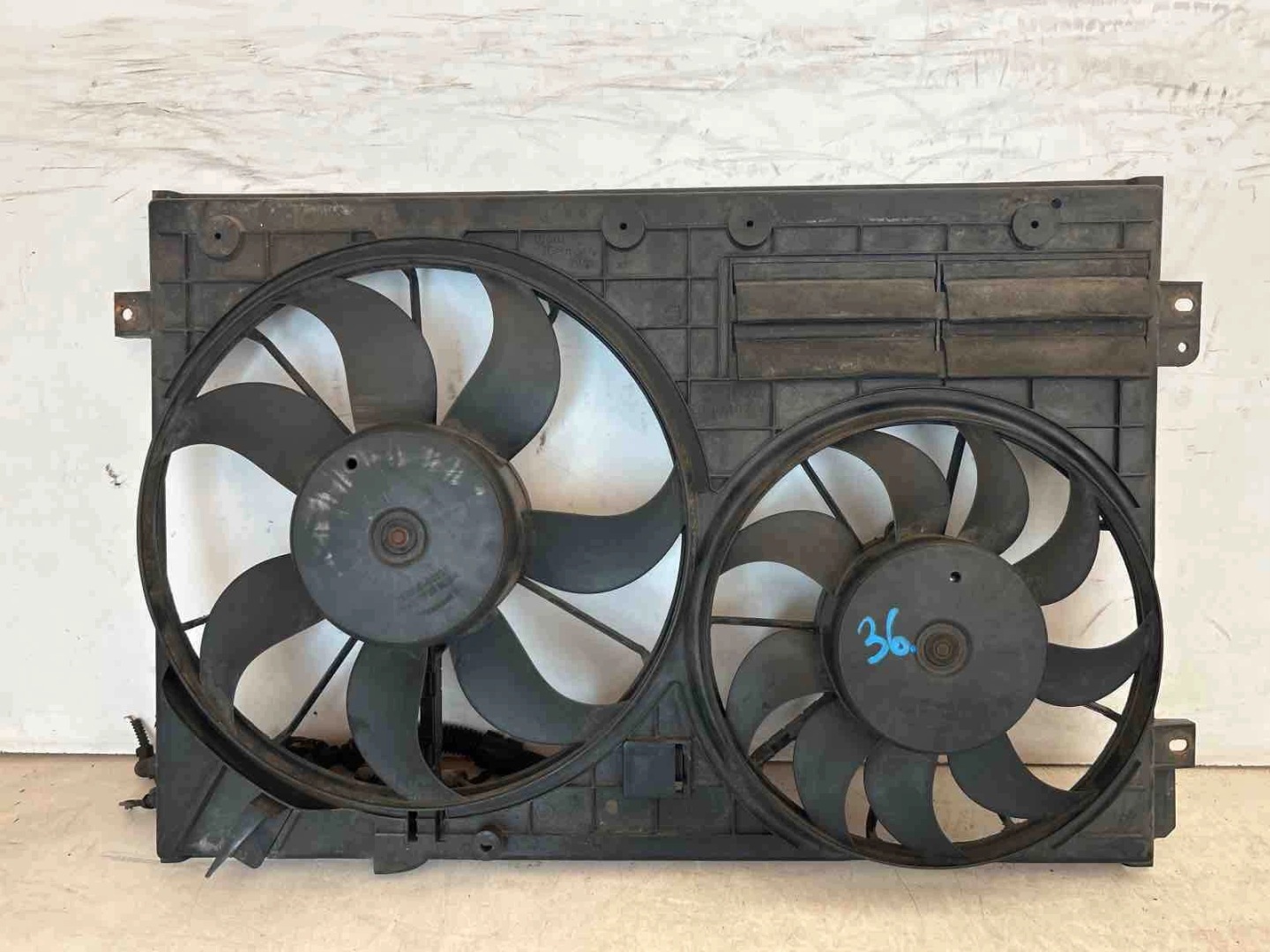 obal ventylátora ventilátor Volkswagen Caddy III Touran a Passat B6 2.0