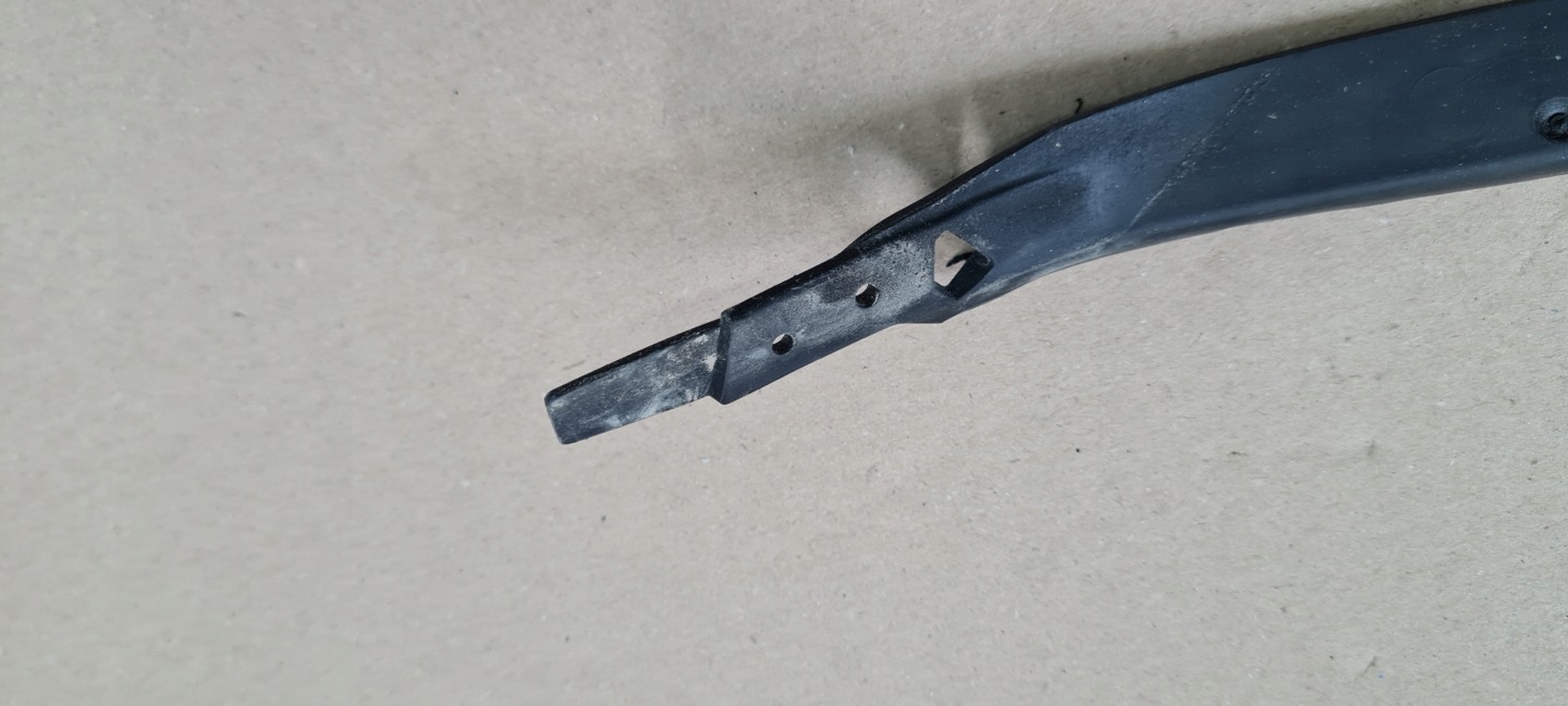 A6 C7 4G gasket rubber lights left front 17612101