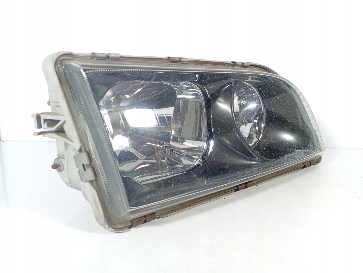 Volvo V40 95-04 REFLEKTOR right light right front front TYC OE 20A271RH