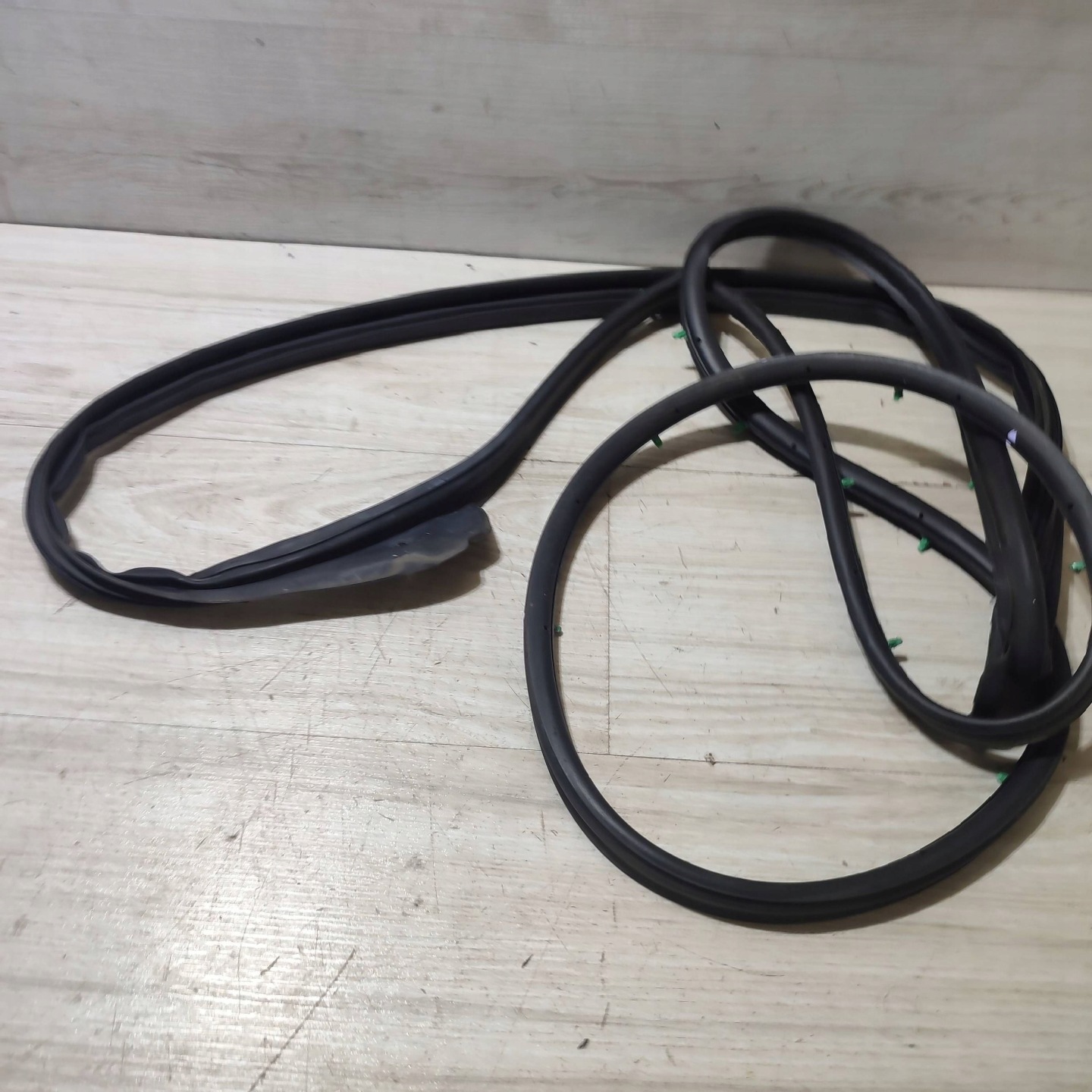 gasket door przednich front right Suzuki Vitara (LY)