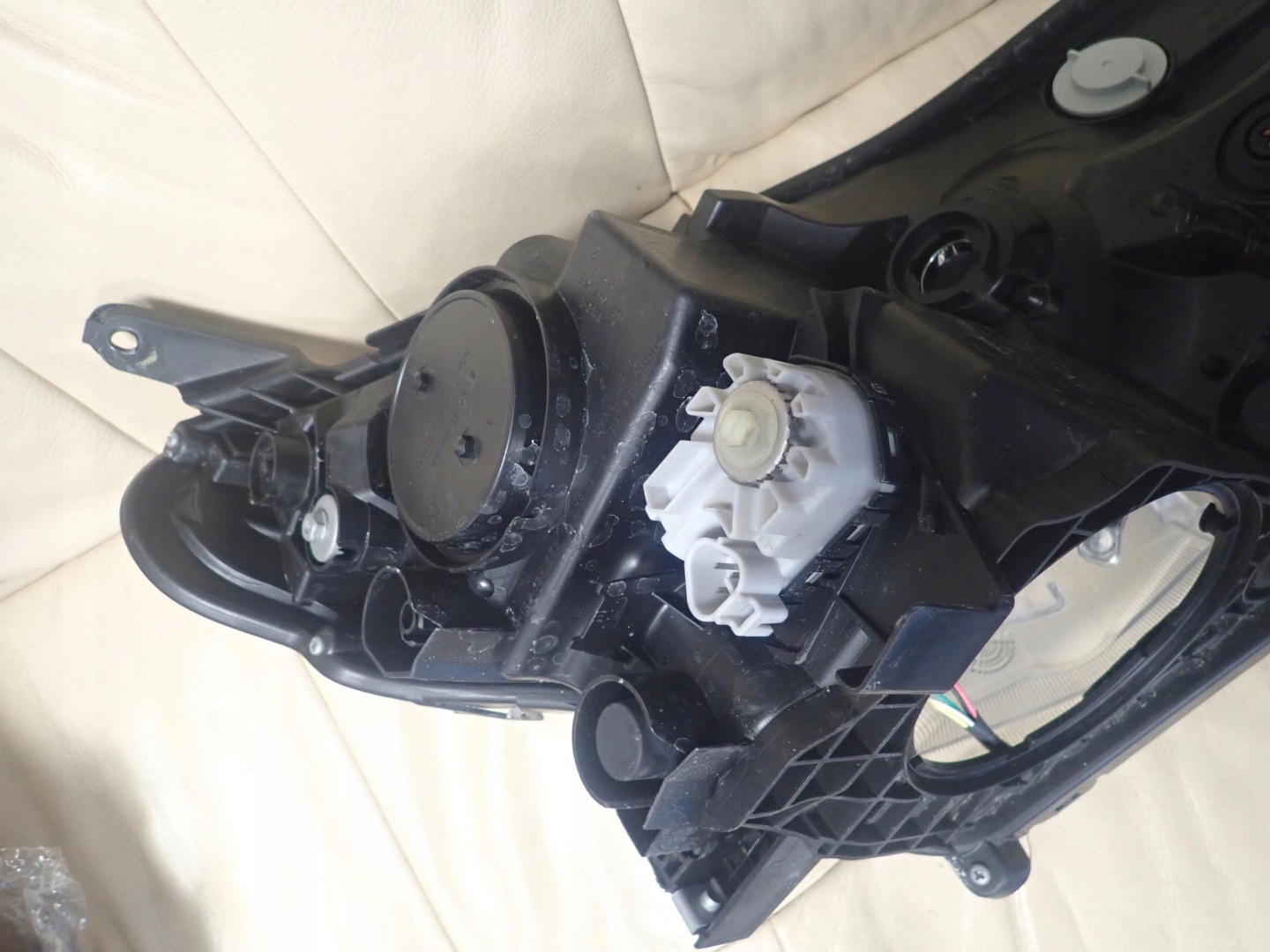 TOYOTA RAV4 IV LIFT 15-> light left front LED