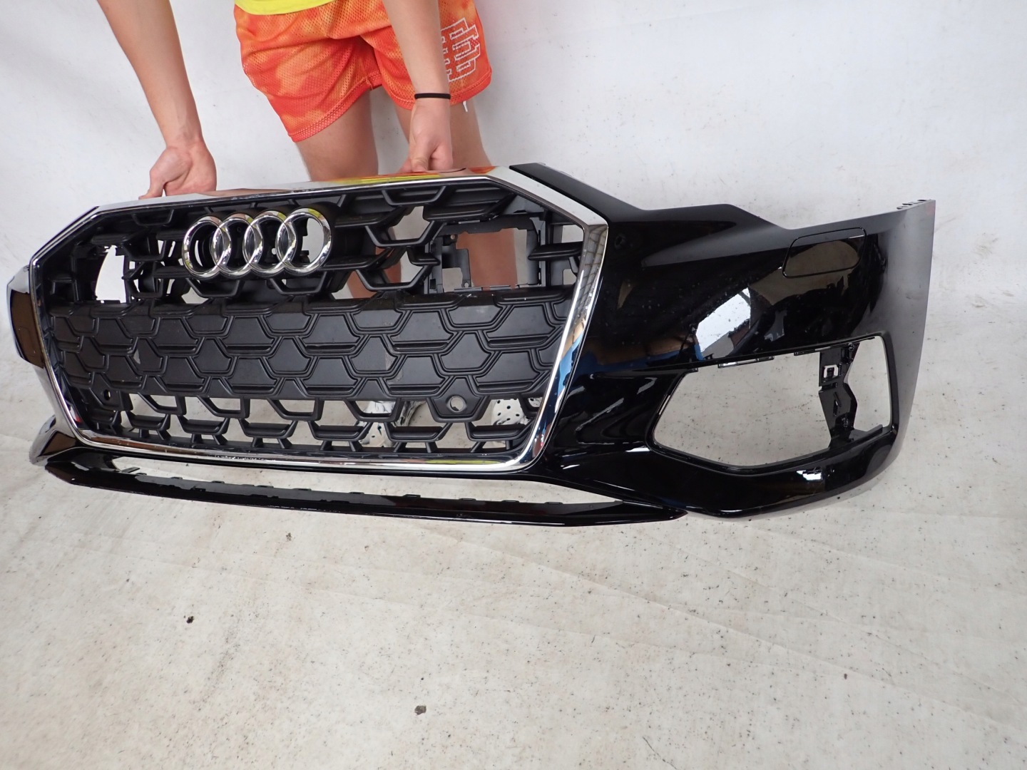 AUDI A6 C8 4K 18- bumper front front washer PDC 4K08074387