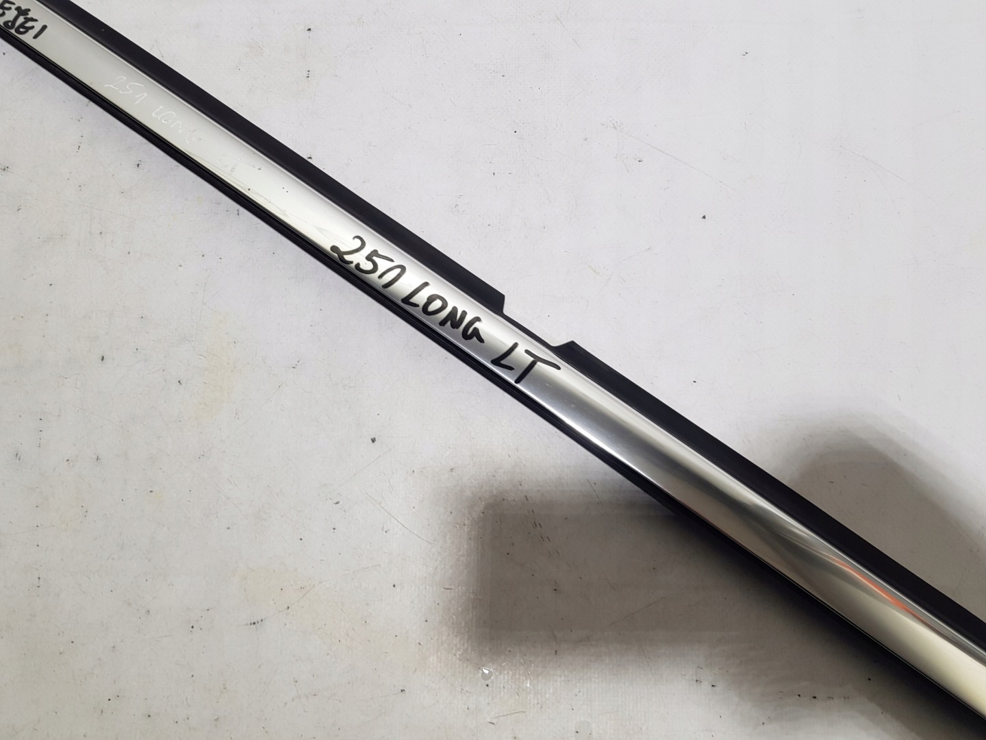 moulding door left rear part dust CHROM MERCEDES W251 LONG