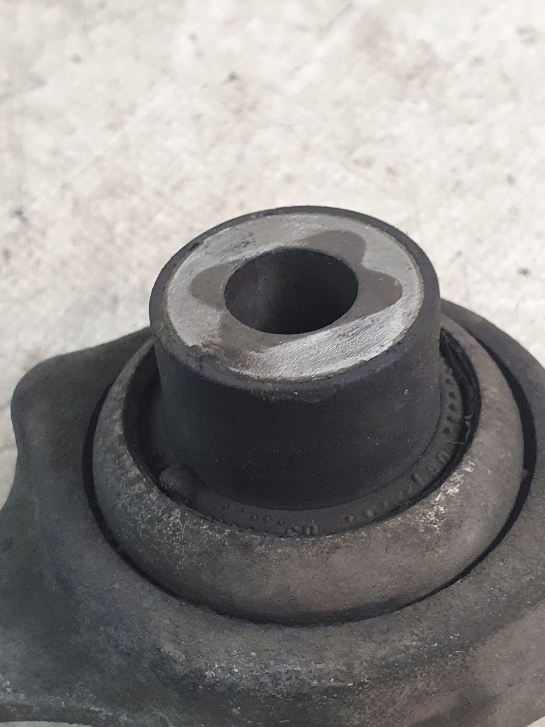 arm front left MERCEDES W212 2.2CDI EU 10r.