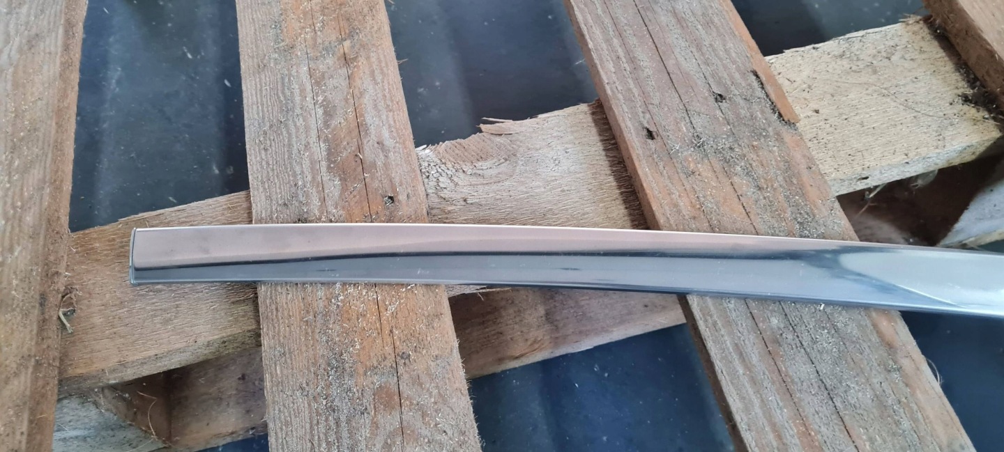 Chrysler Pacifica 2022 moulding door upper windows right front CHROM