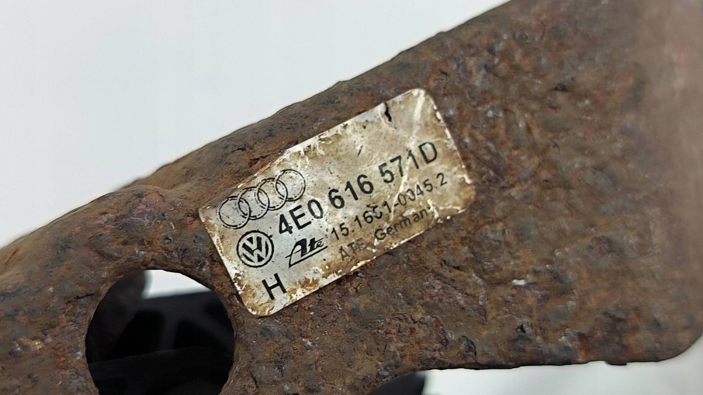 Sensor POZIOMOWANIA 4E0616571D AUDI A8 D3