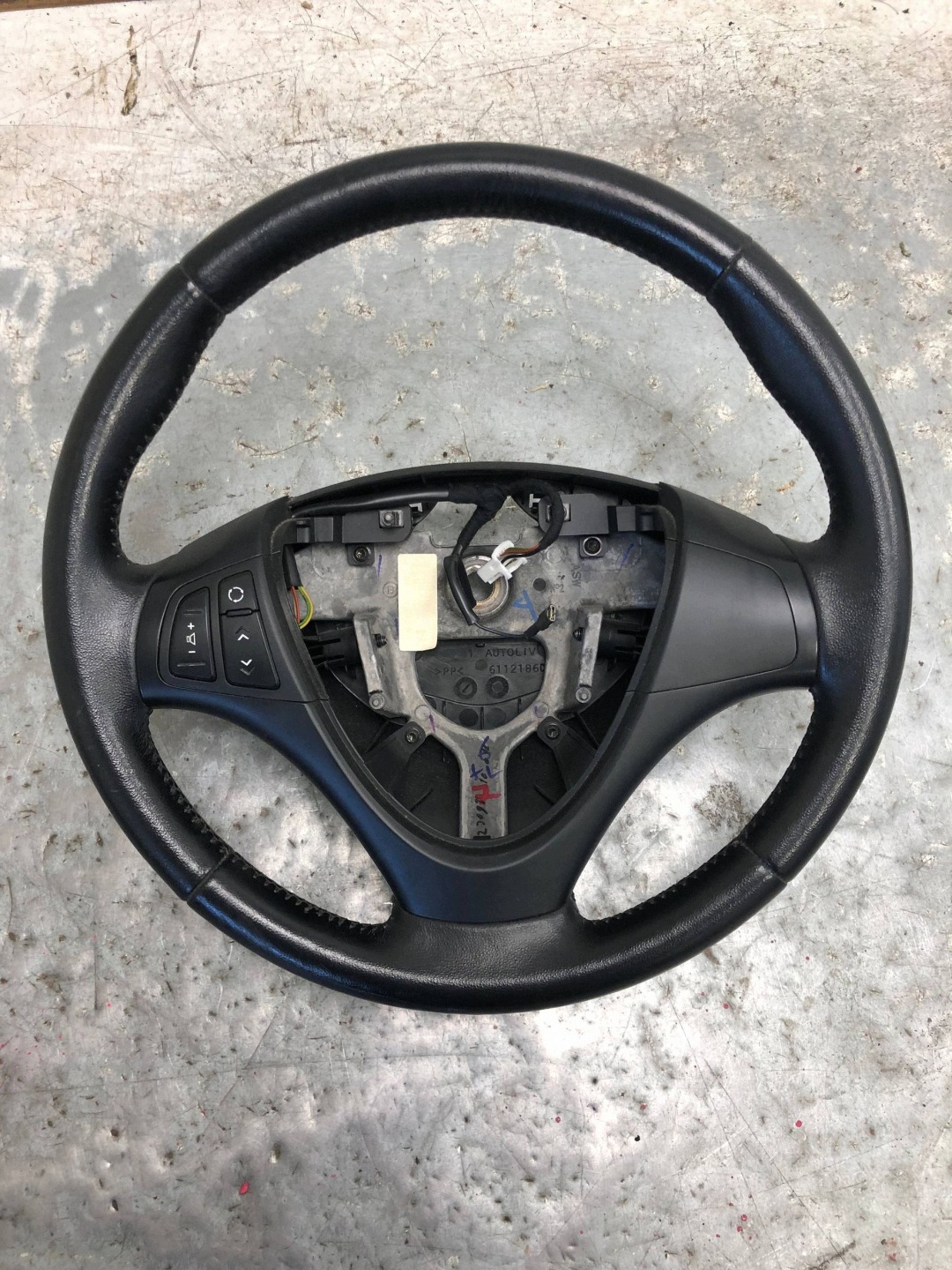 lenkrad Leder MULTIFUNKCJA HYINDAI I30 LIFT 56110-2R031