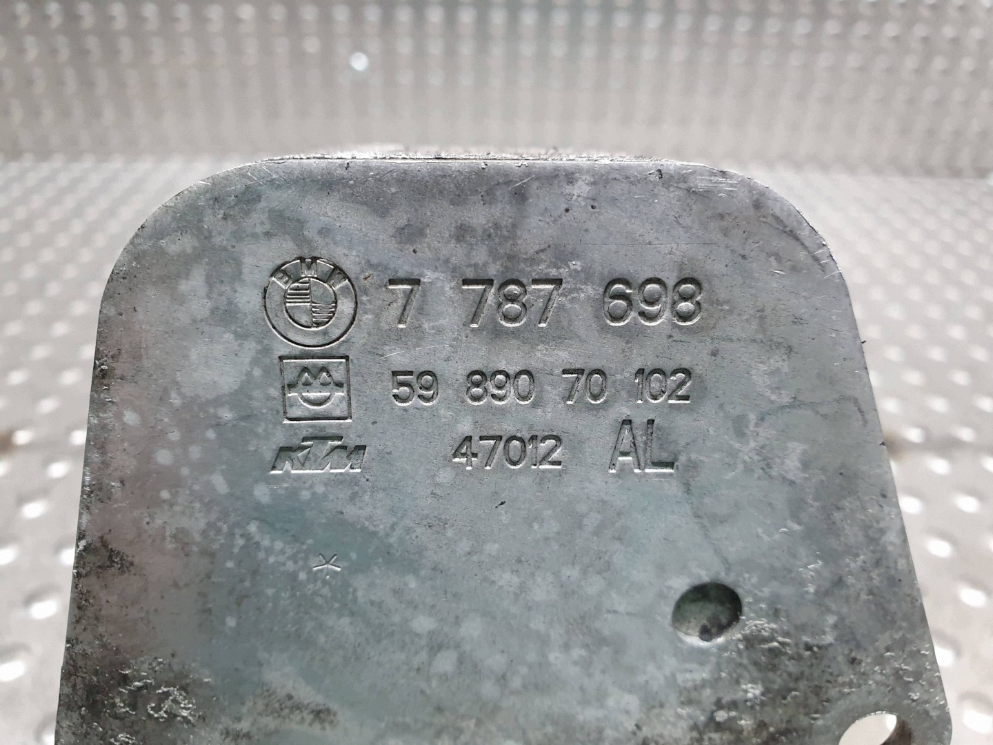 olaj hütö 7787698 BMW E46 E87 E90 E60 X3 E83 2.0D M47