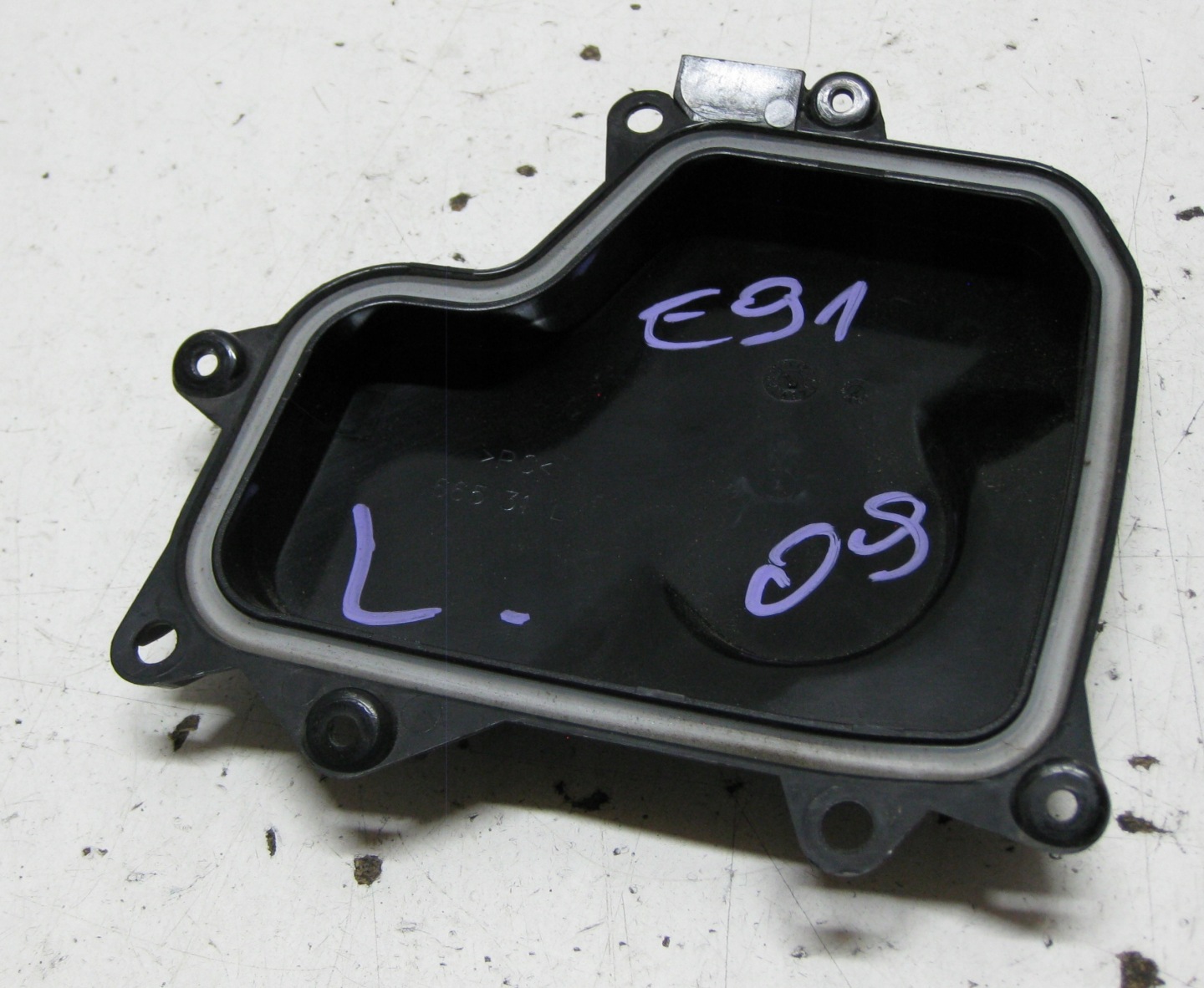 BMW E91 2.0 D 09R cap cover lights front left 66531L