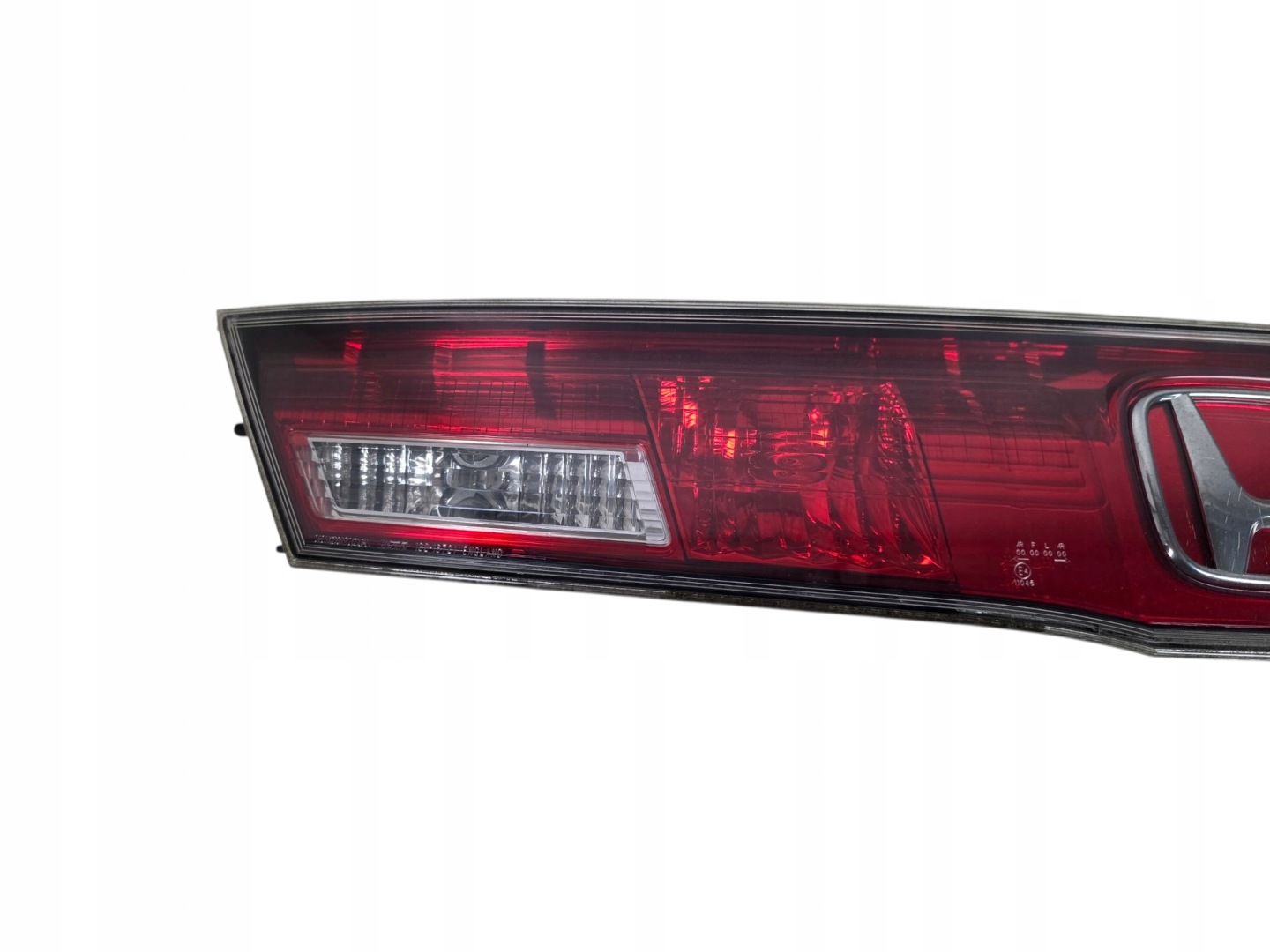 HONDA CIVIC VIII UFO light central moulding cap bonnet (S) original.