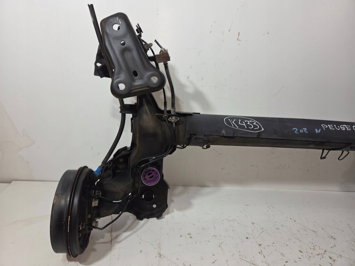 Peugeot 208 e RINFORZO PARAURTI posteriore Della sospensione (K433)