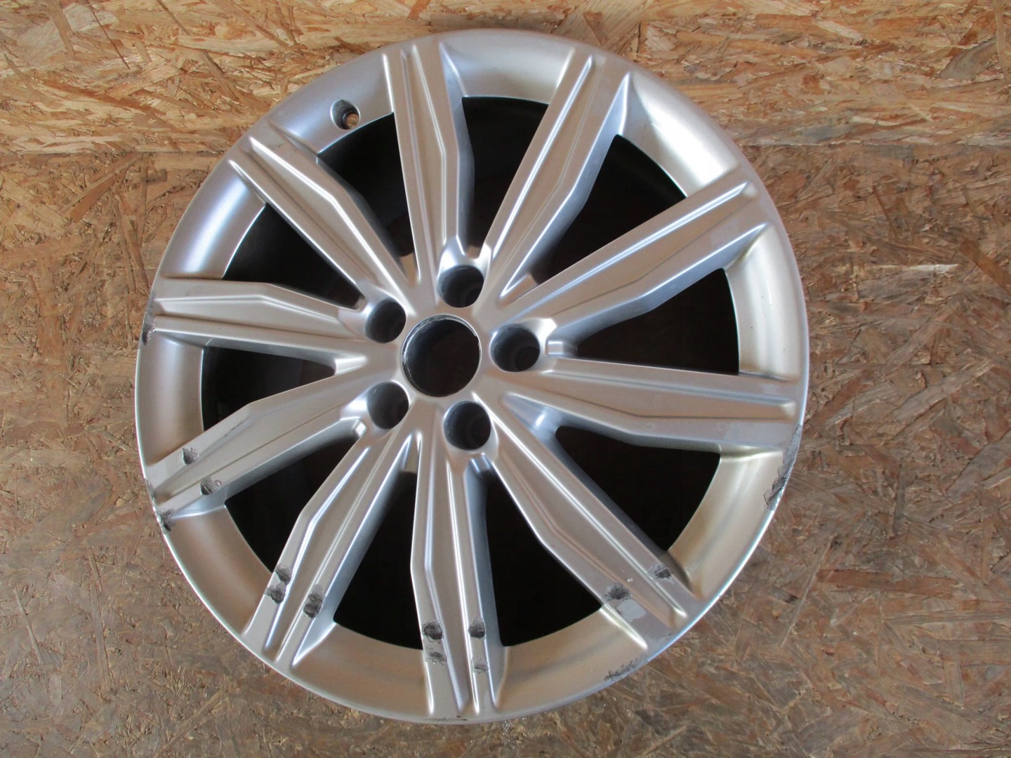 disk hliníkový AUDI A6 C8 8Jx19 ET39 5x112