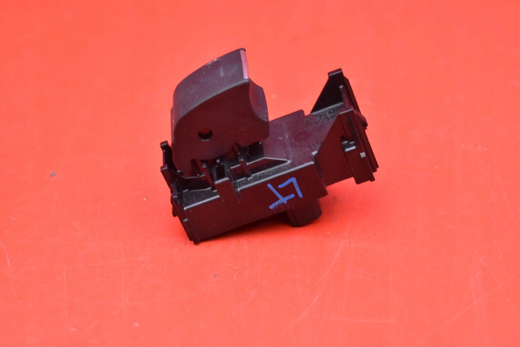 switch lifting windows left rear part 193354 TOYOTA COROLLA E21 19-21