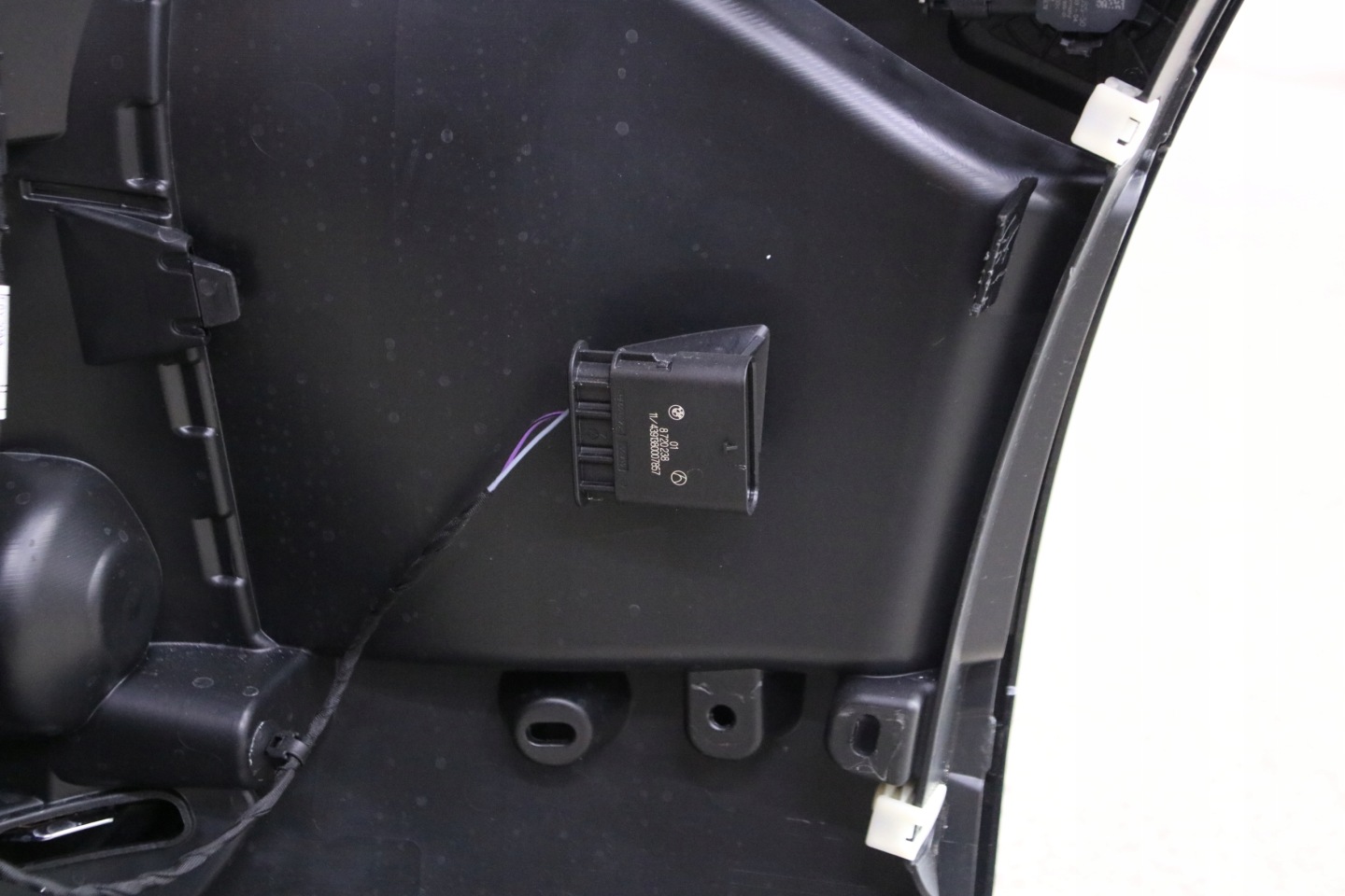 BMW 7 G70 i7 bumper front front colour 475