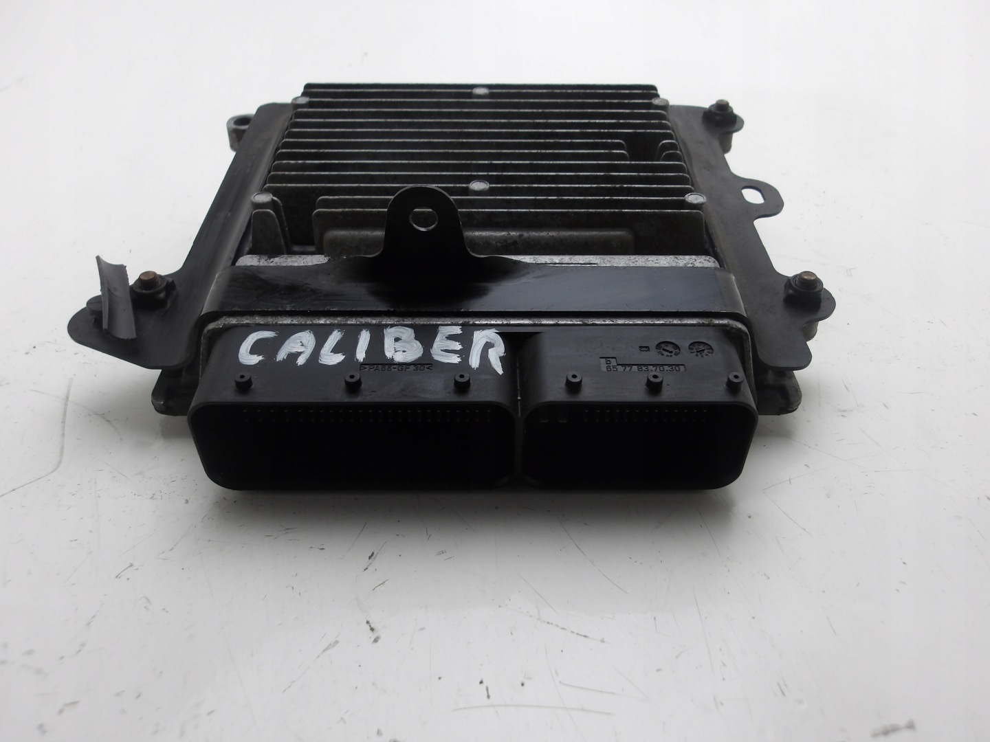 DODGE CALIBER 06-11 2.4 B computer control unit of the engine P68000130AB OE