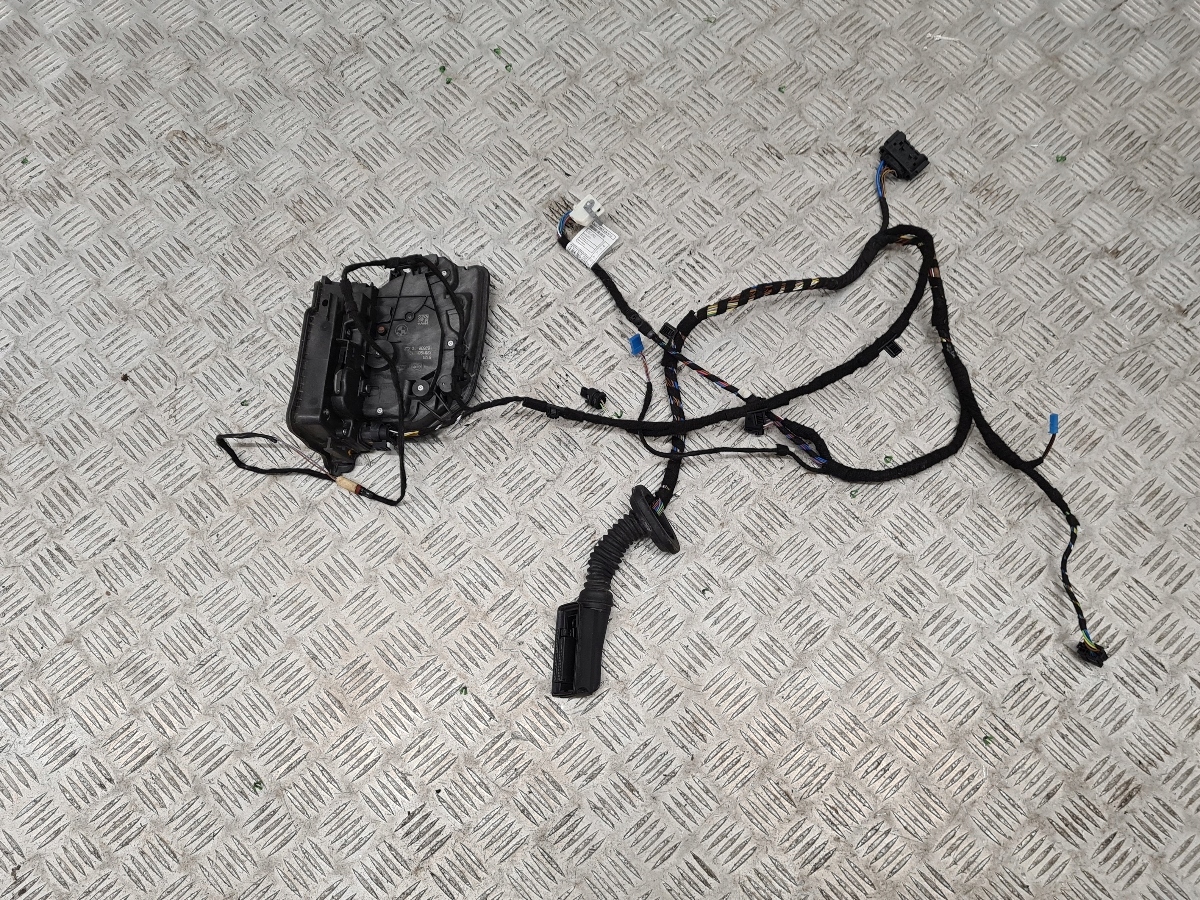 BMW X1 F48 lock door left front 7281931