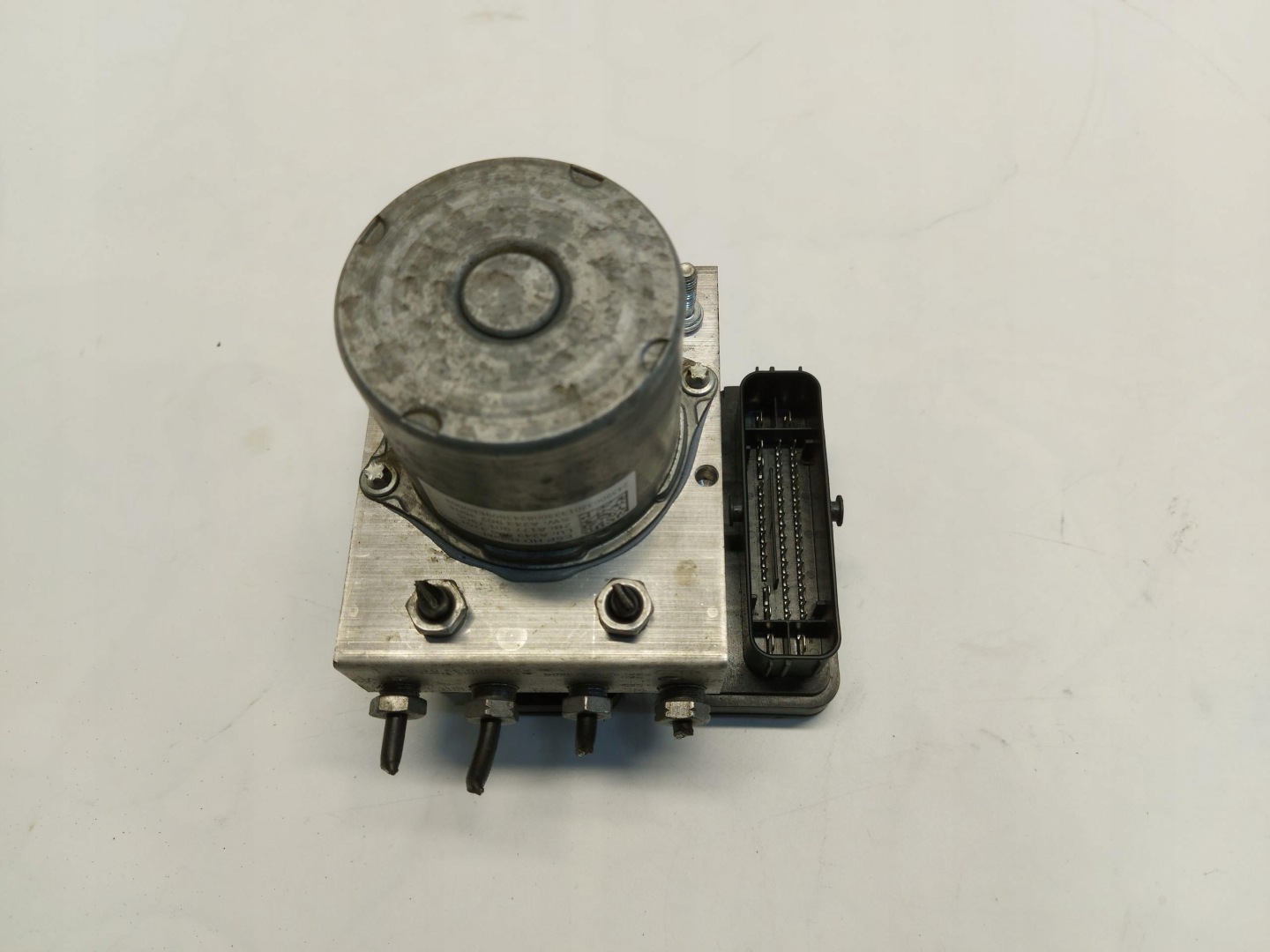 Mercedes GLA 250e LIFT H247 pump ABS control unit A2439003201