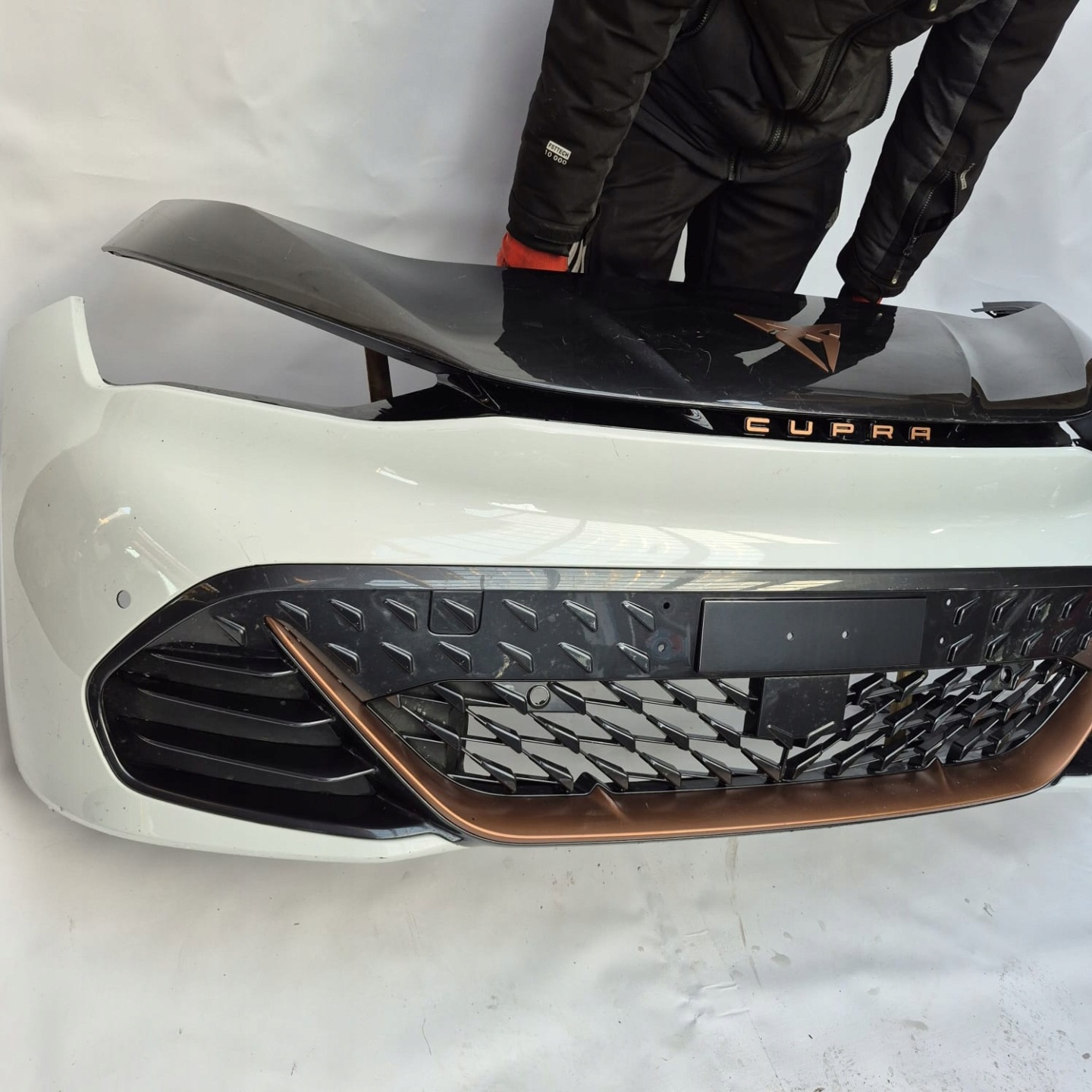 CUPRA BORN 21- bumper front front PDC 10E805903C