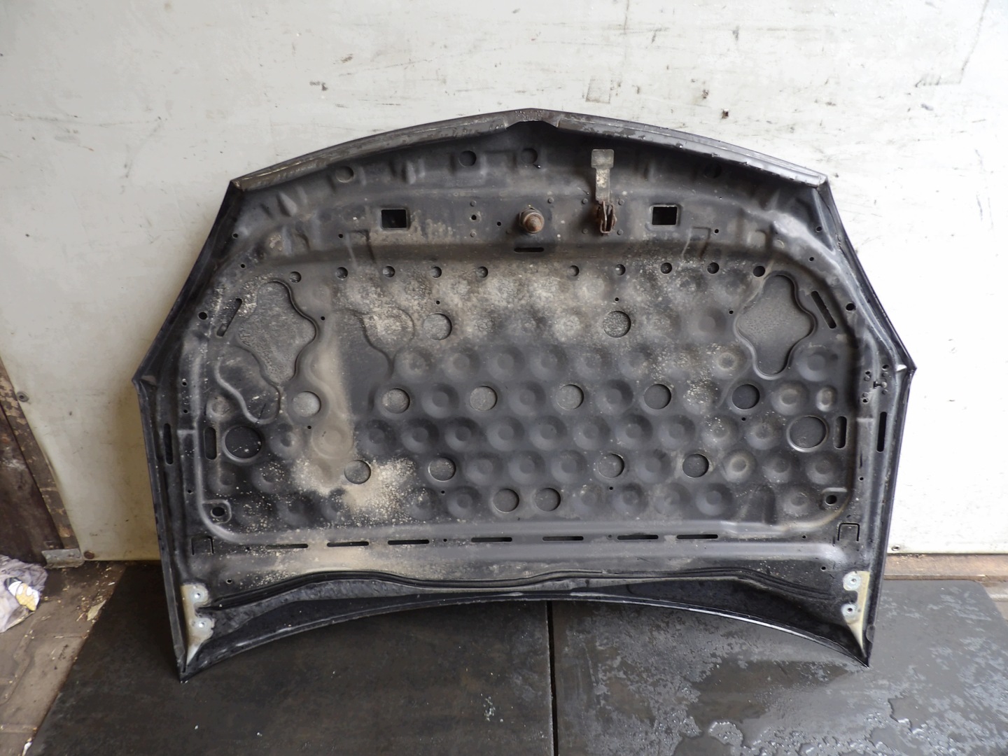 Opel Astra H bonnet front Z20R