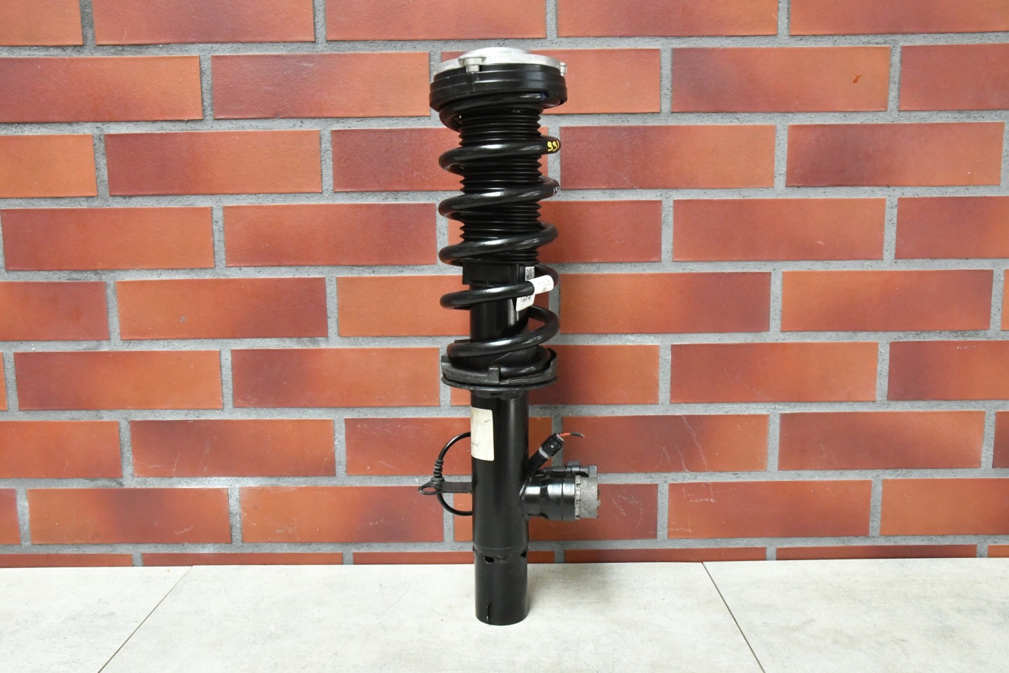 shock absorber left front front BMW 5 G60 7596km 5A16165 530eX 550eX