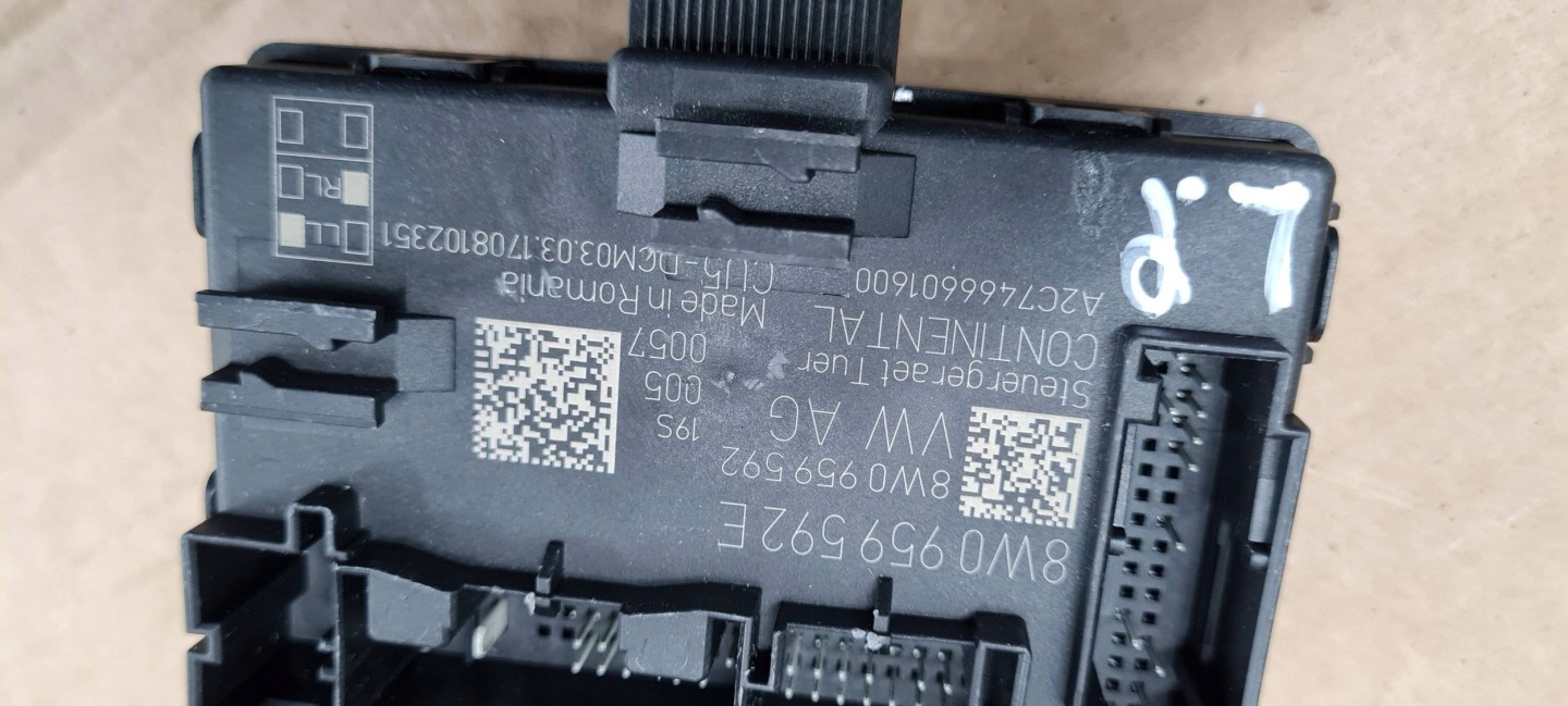 A5 8W module control unit door 8W0959592E A4 B9 8W
