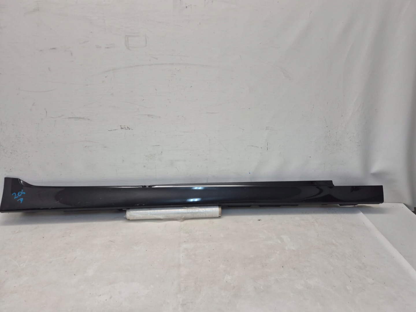 BMW 5 F10 F11 threshold right moulding threshold right 7184774